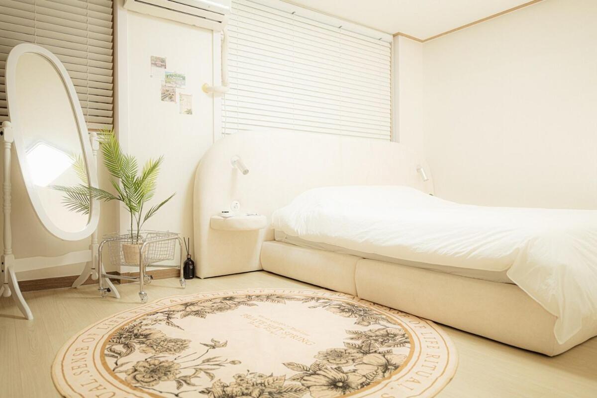 Apartment Beautiful House Near Subway Station *