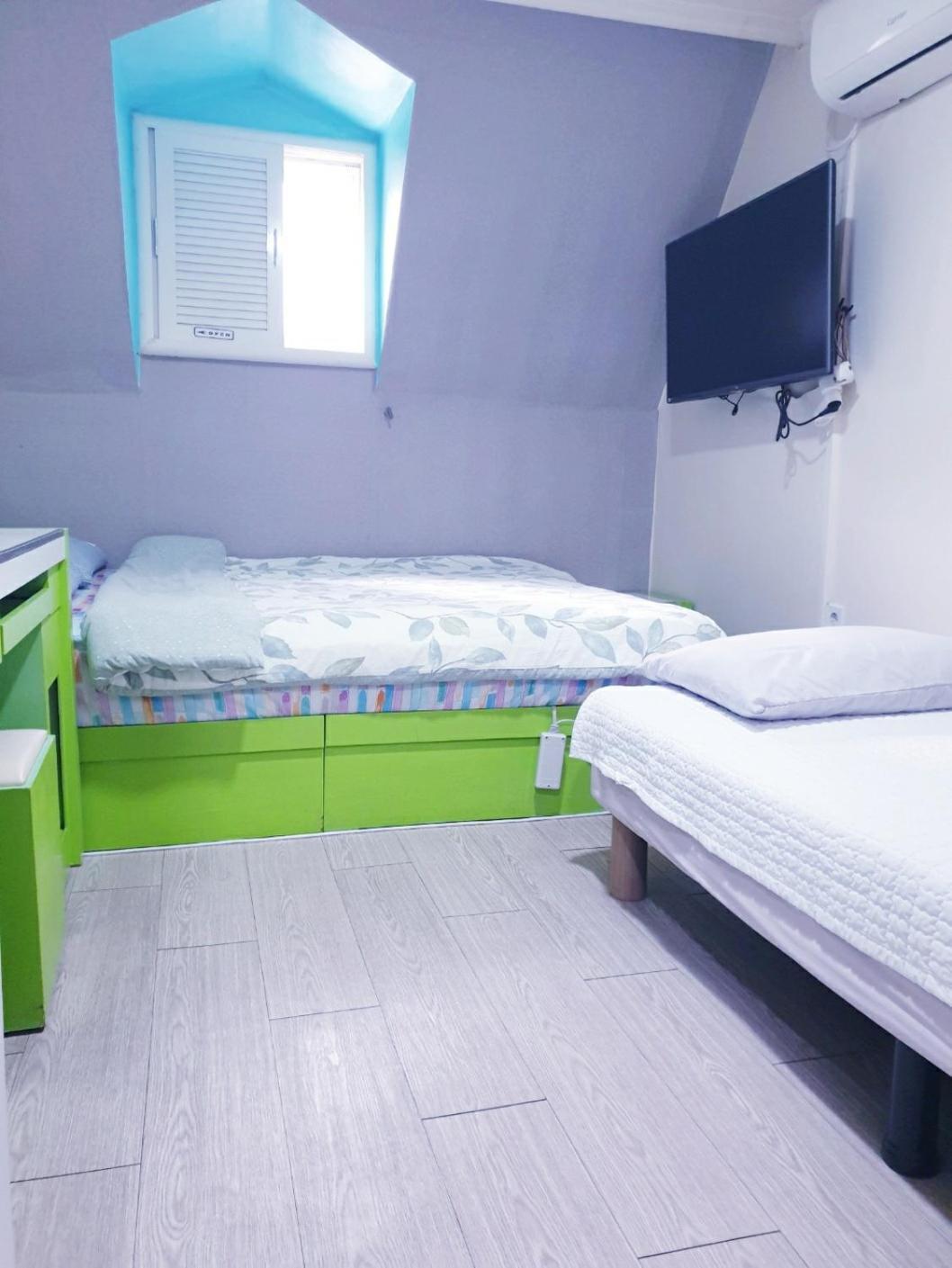 Hostel Long Sinchon Hongdae Seoul