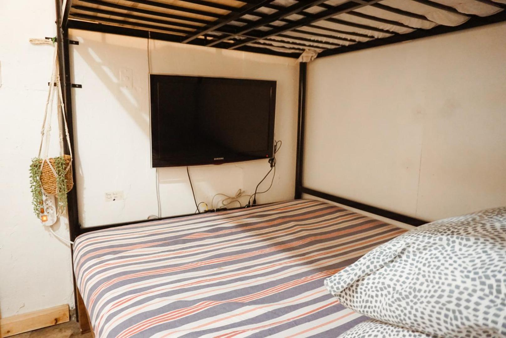 Space Ara Hostel *