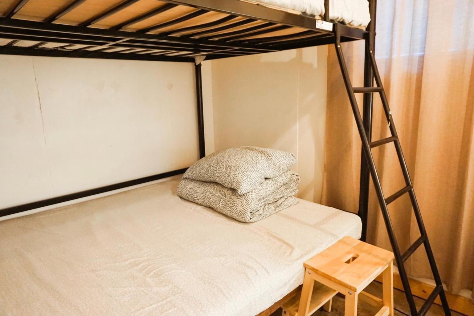 Hostel Space Ara *