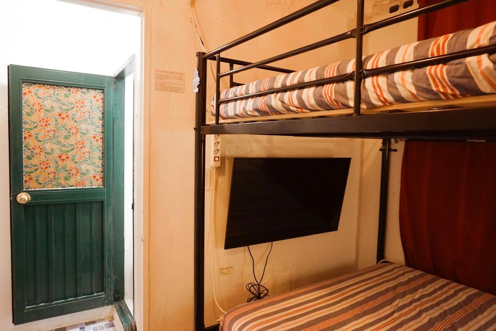 Hostel Space Ara