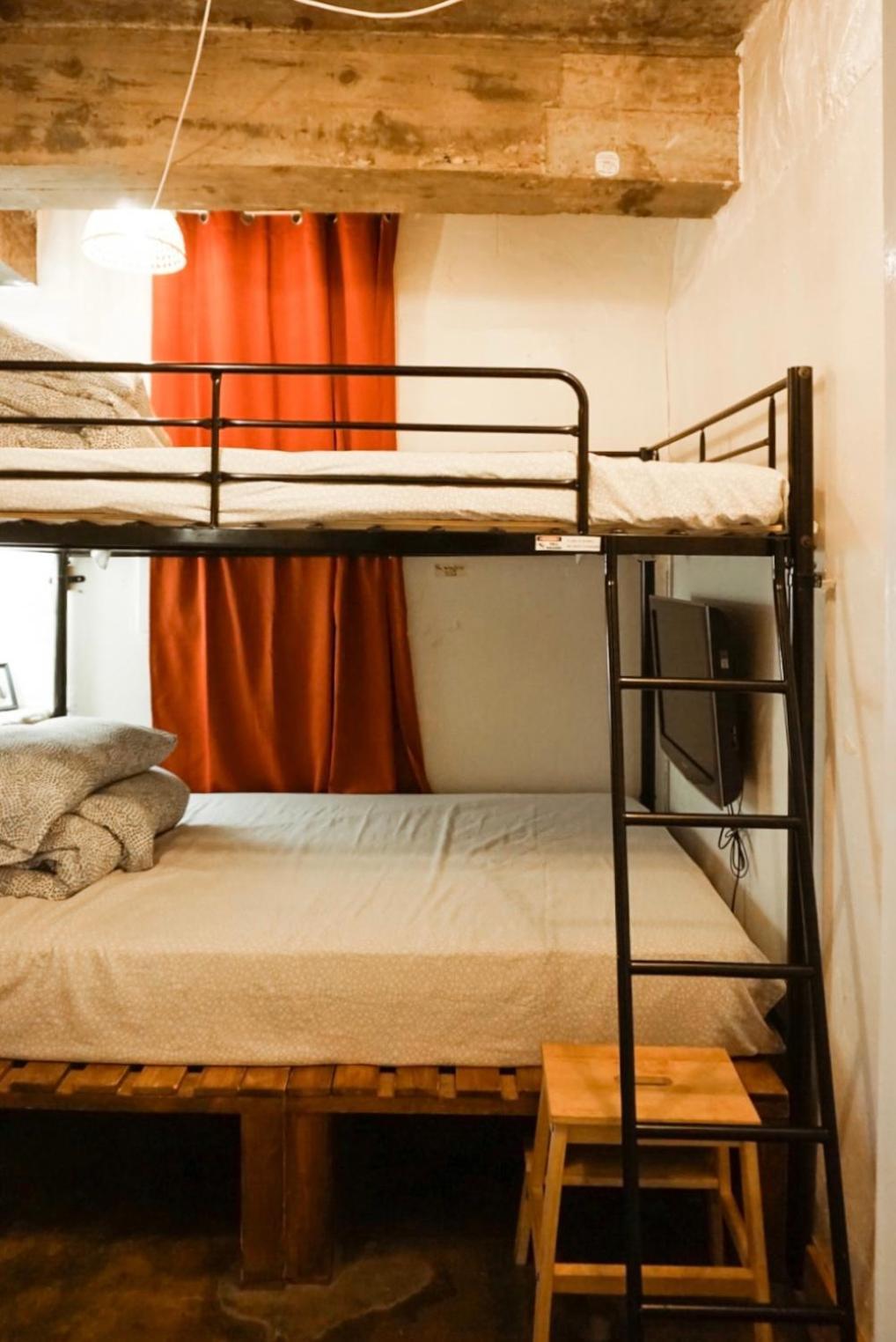 Hostel Space Ara *