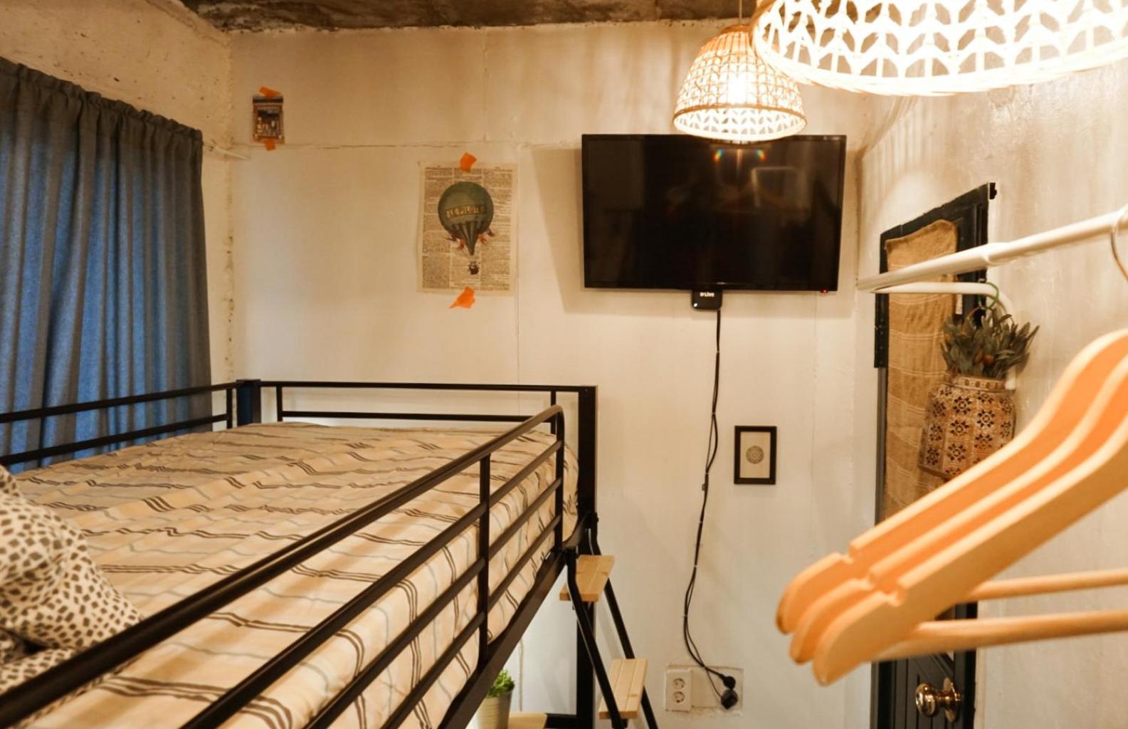 Hostel Space Ara