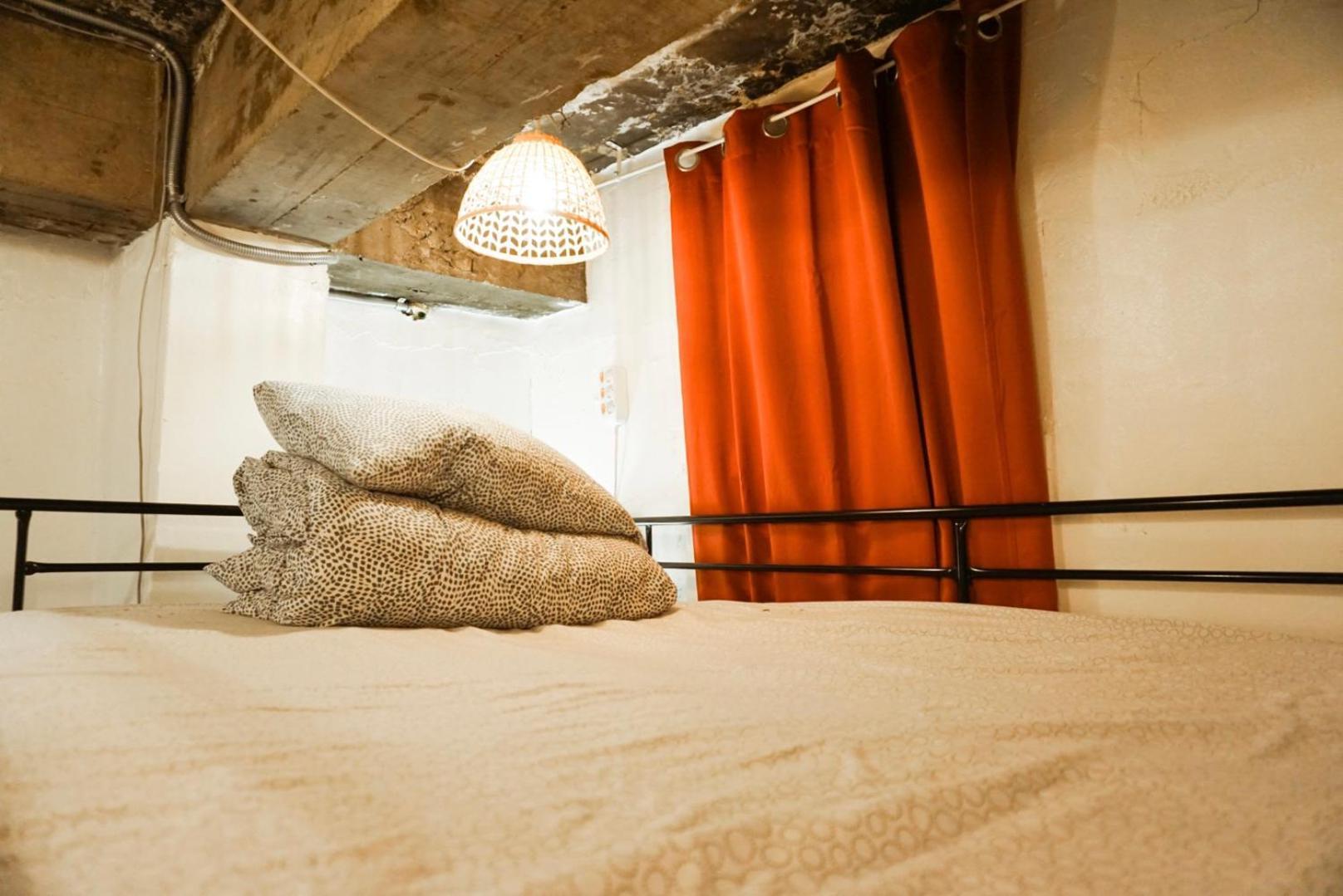 Hostel Space Ara *