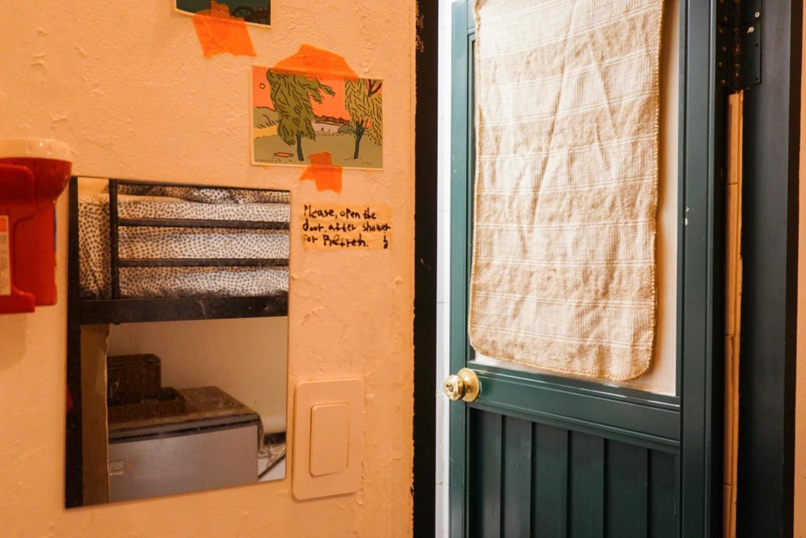 Space Ara Hostel *