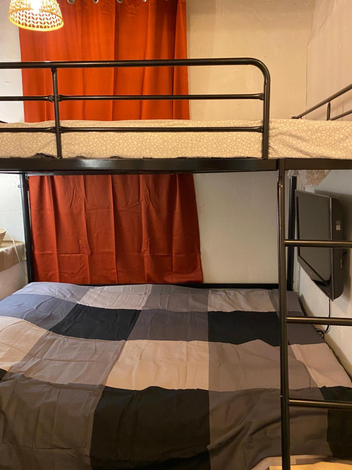 Hostel Space Ara