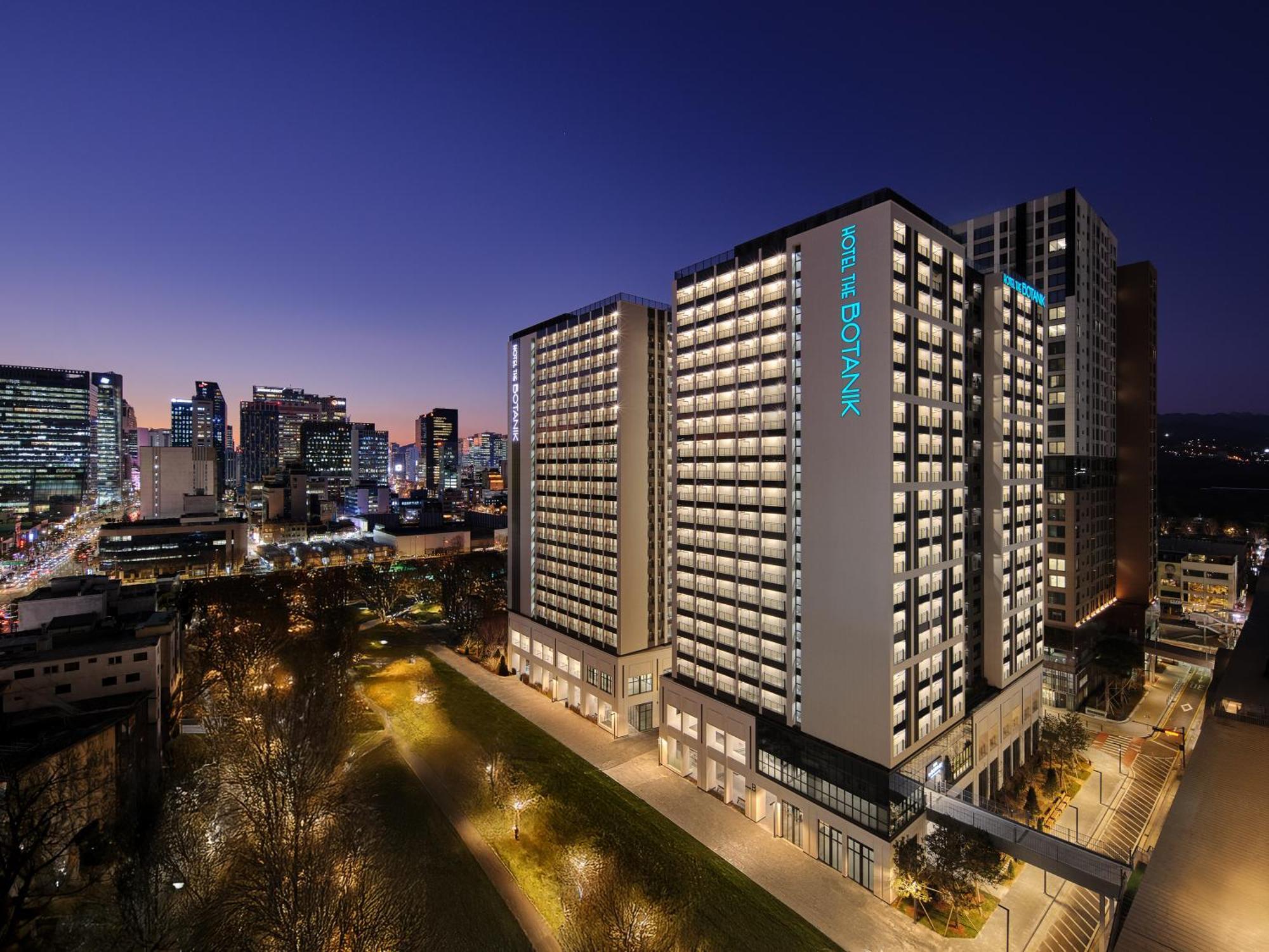 Hotel The Botanik Sewoon Myeongdong 4*