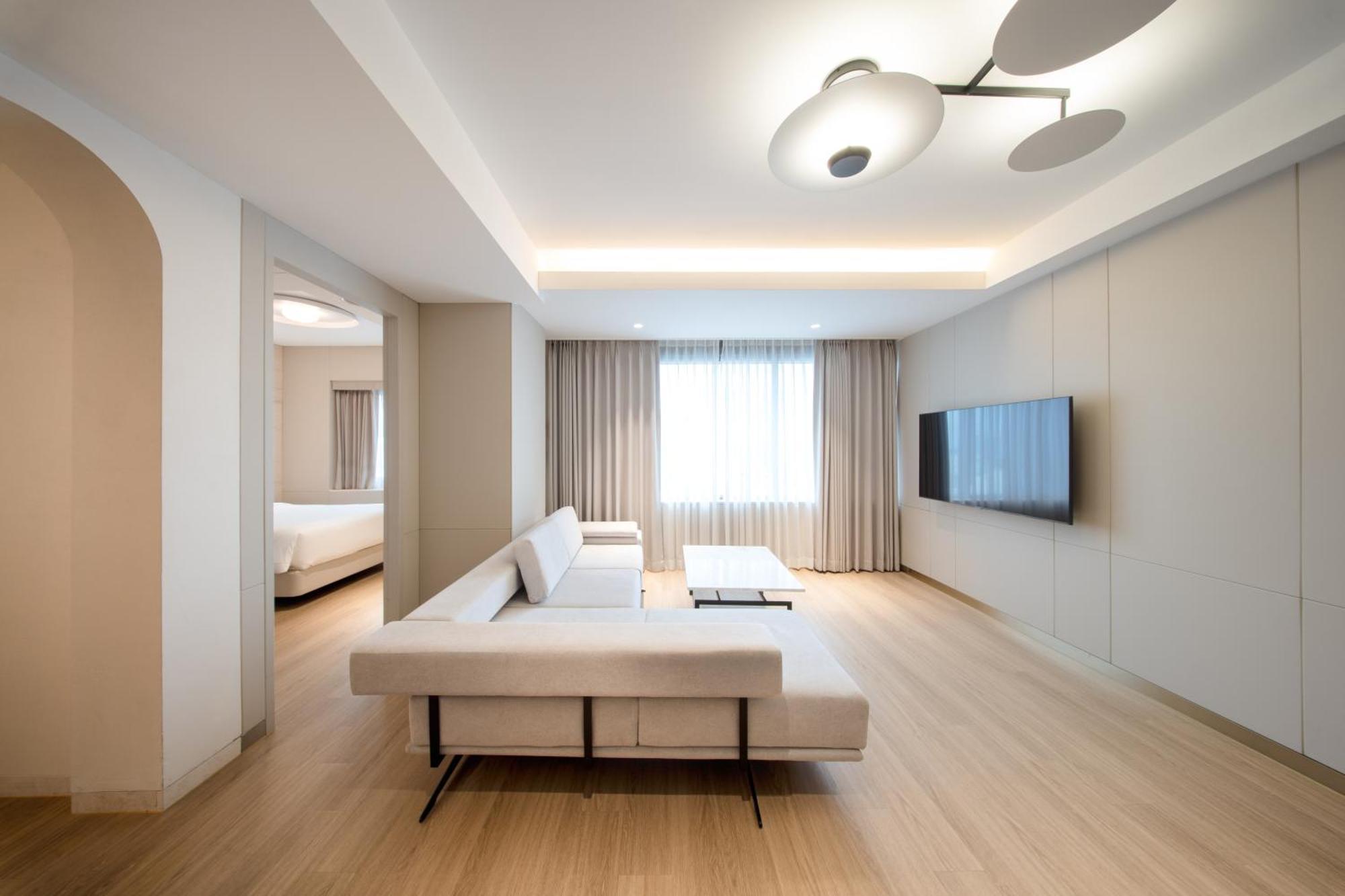 Hotel Eliena Gangnam 4*