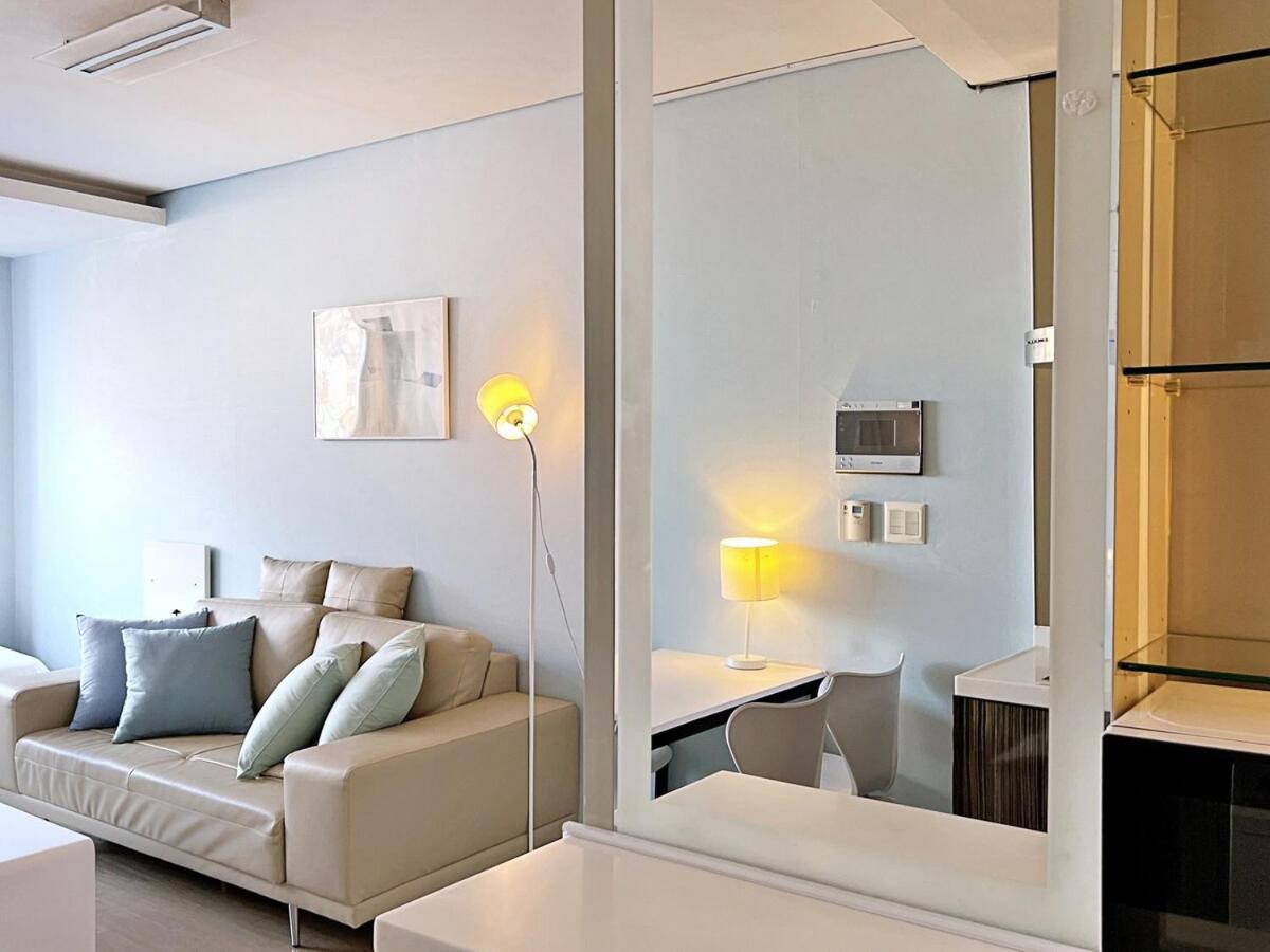 Warm 1 Min From Gangnam Seoul
