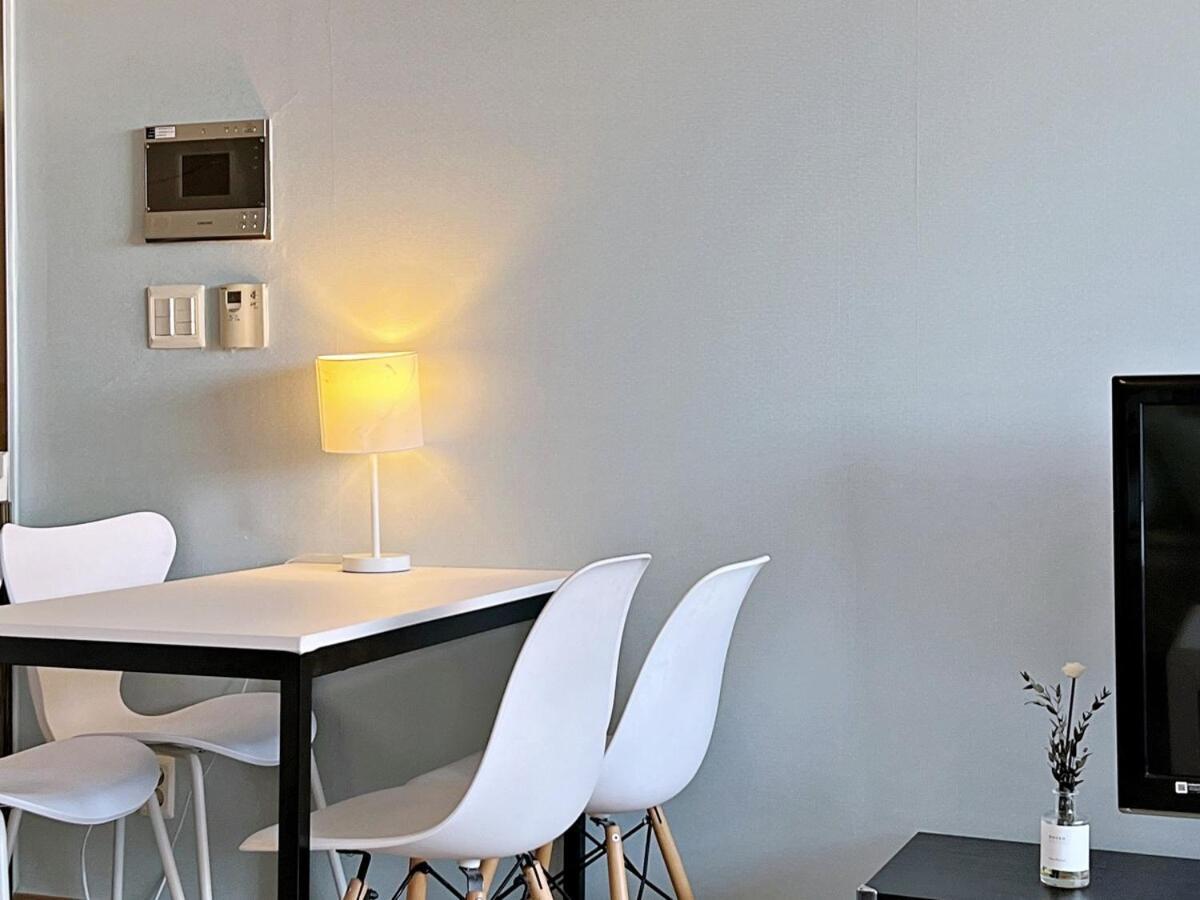 Warm 1 Min From Gangnam Apartment