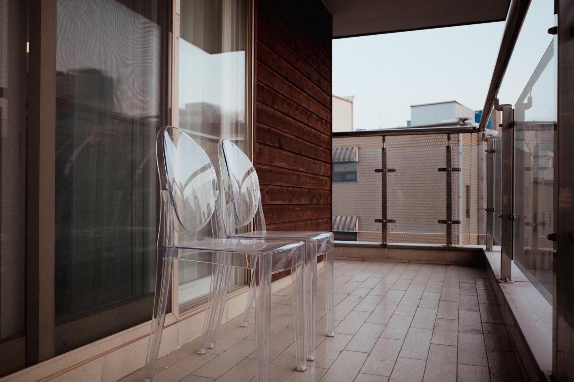 By Little Cloud Apartment Seoul