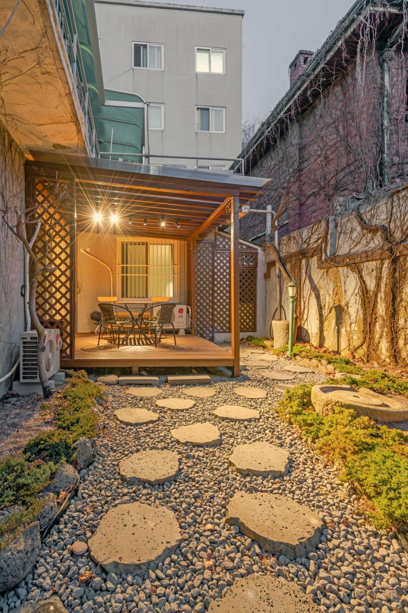 Apartment House Ari 101 *