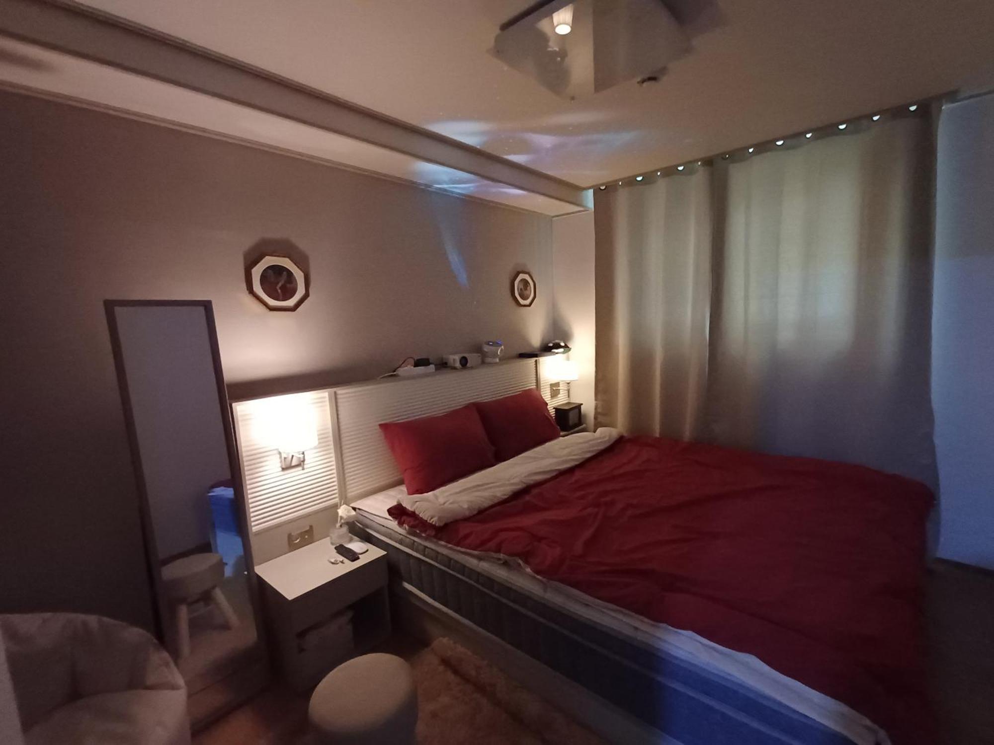 Two Cozy And Cool House Food Alley Apartment Seoul