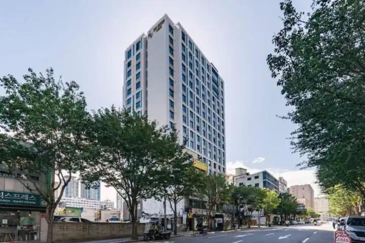 The Share Myeongdong High Floor & Free Gym #subway Station 3min #myeongdong 10min