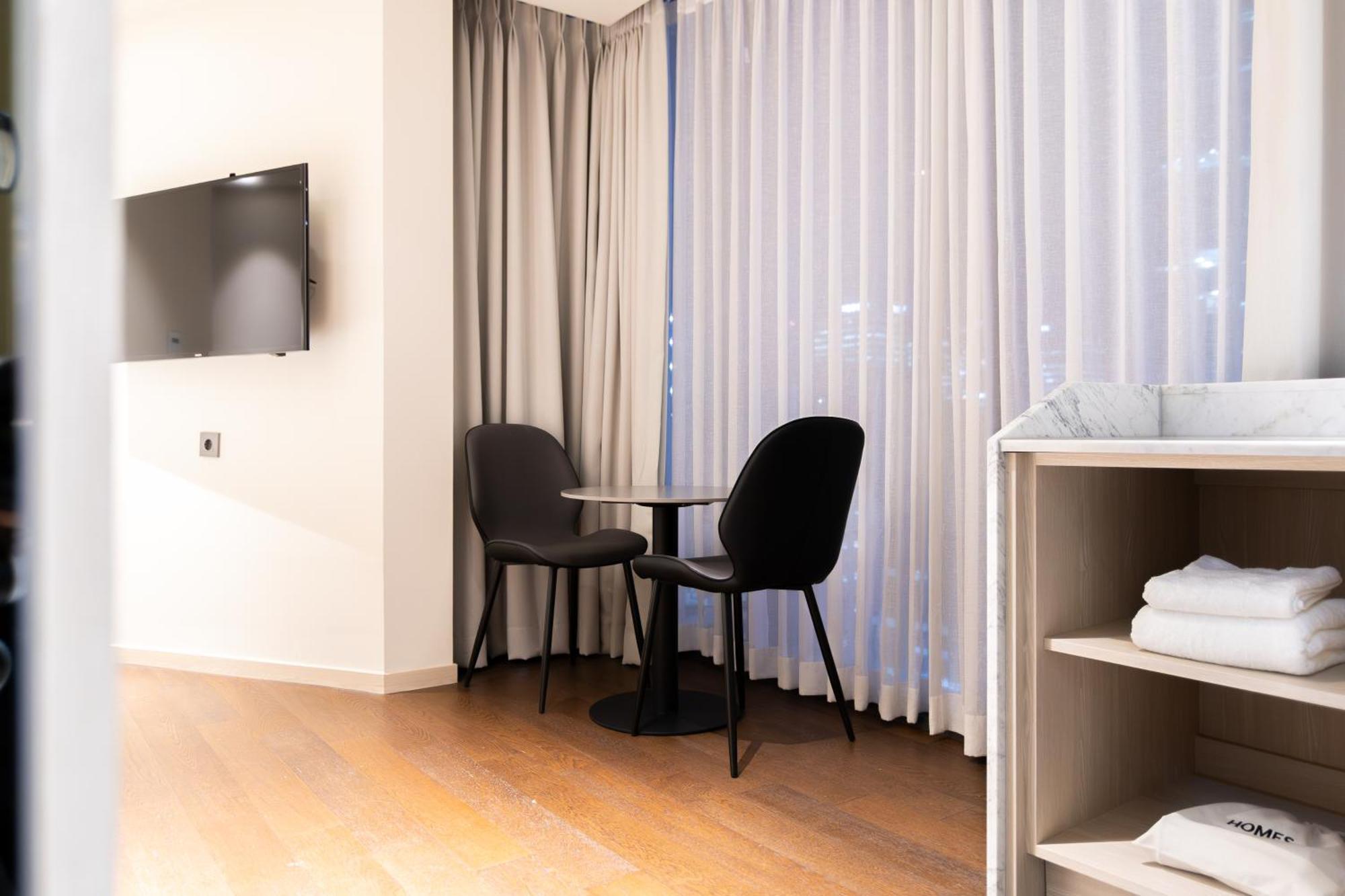 Homes Red Myeongdong Hotel