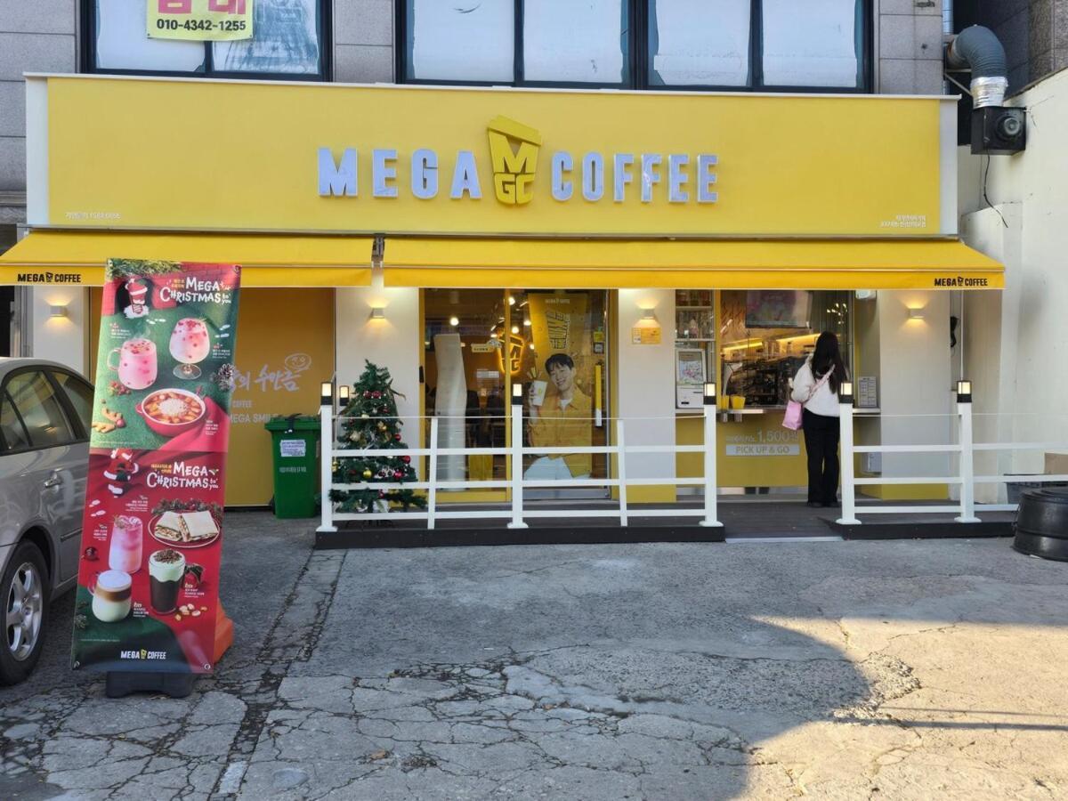 Villa #family Friends Up To 7 People #beamprojector #hongdae, Gangnam, Jamsil 30 Minutes#luggagestorage Service *