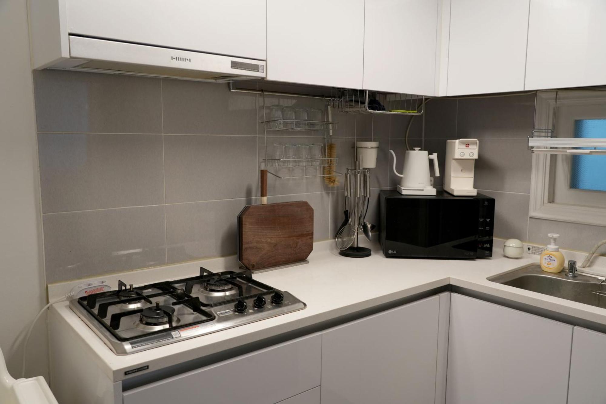 Modern Hanok 6 Minutes Hongik Station 3br 1bt Villa *