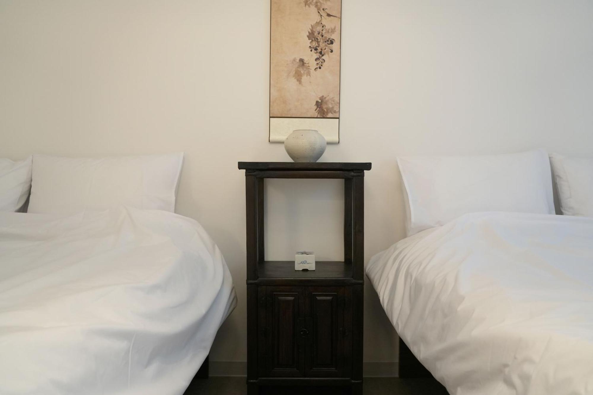 Modern Hanok 6 Minutes Hongik Station 3br 1bt *