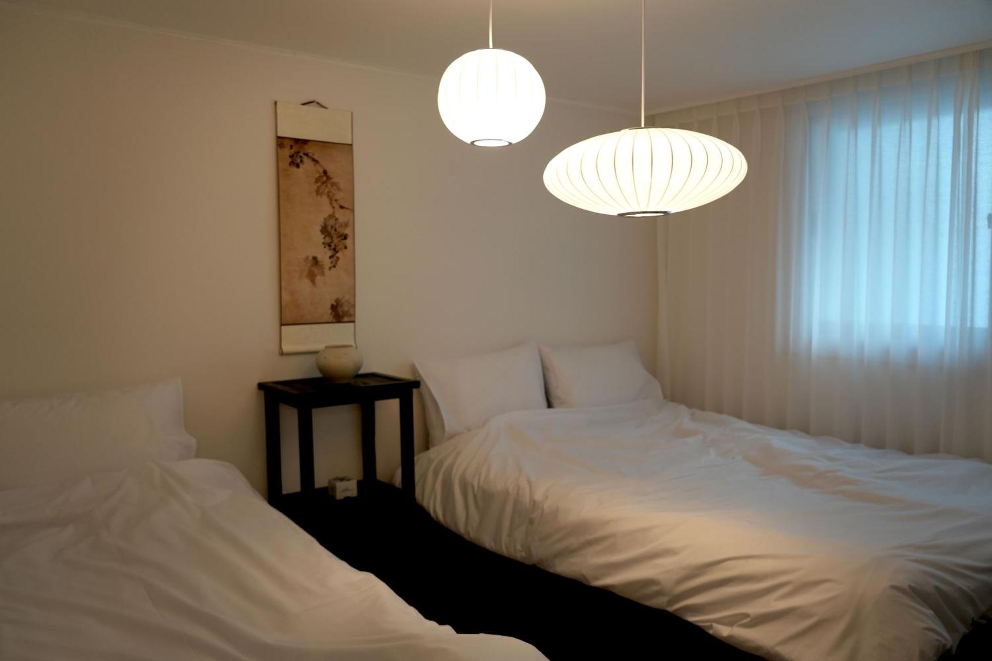 Modern Hanok 6 Minutes Hongik Station 3br 1bt * Seoul