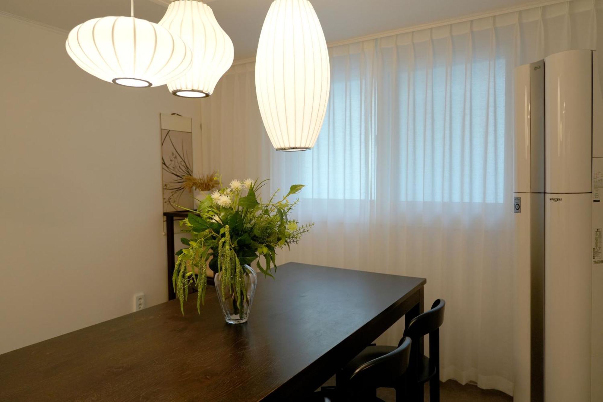 Modern Hanok 6 Minutes Hongik Station 3br 1bt *
