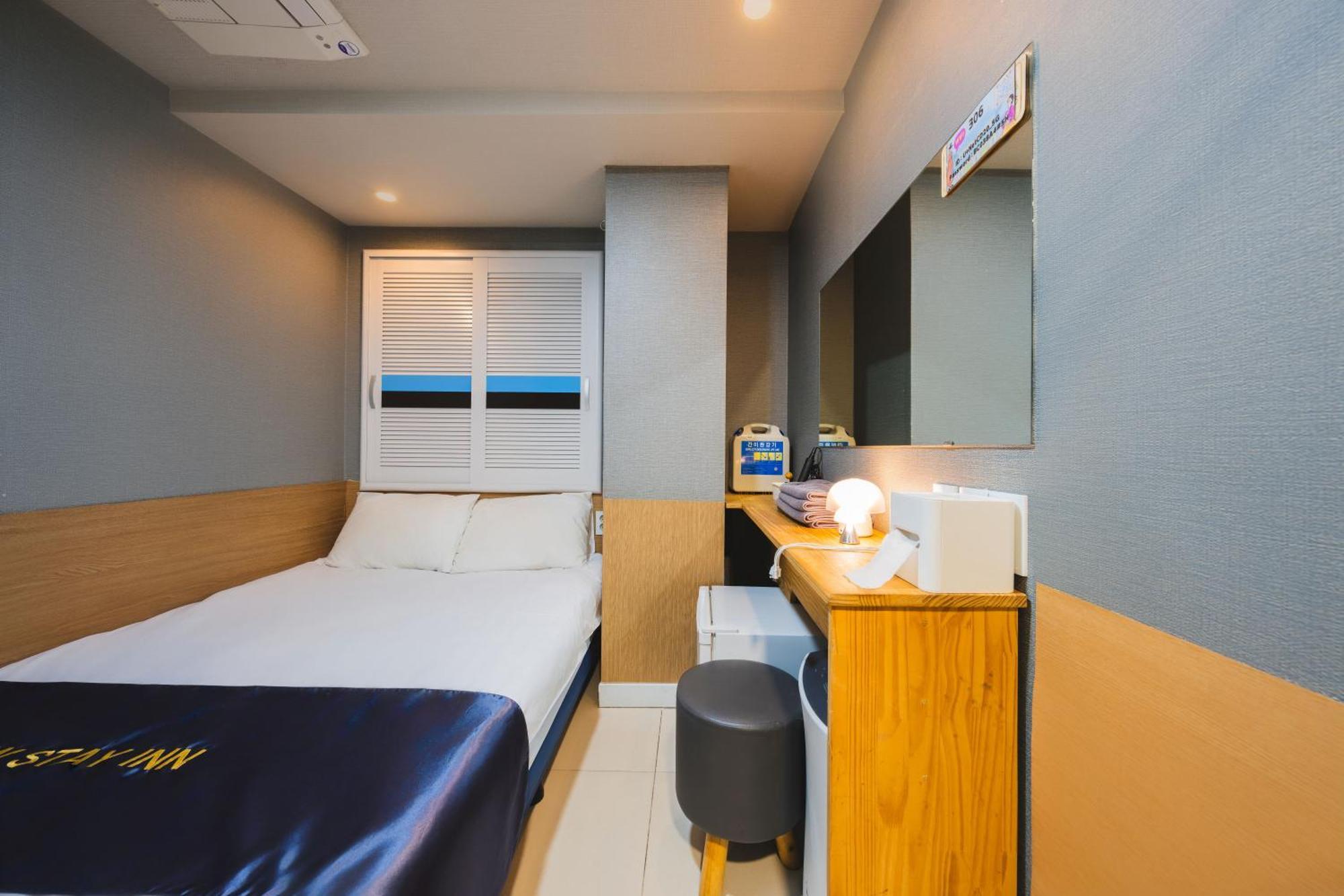 Hostel Myeongdong New *