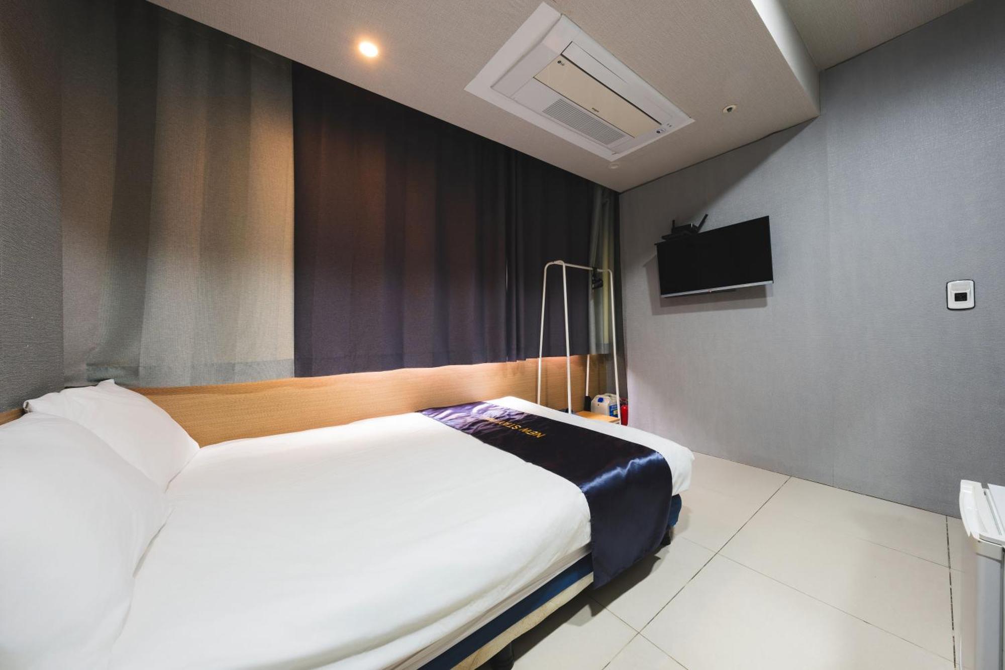 Myeongdong New Hostel *