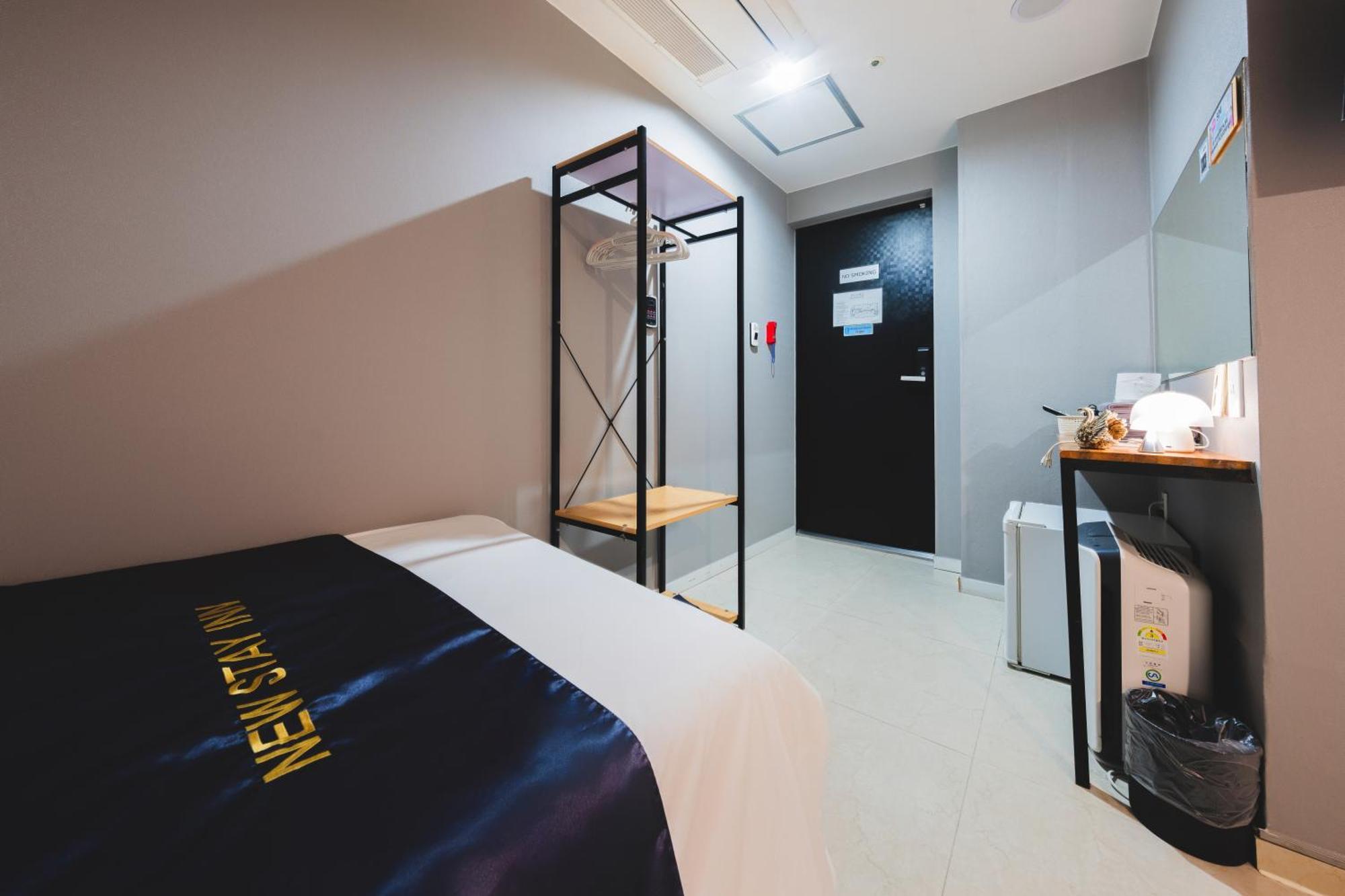 Myeongdong New Hostel *