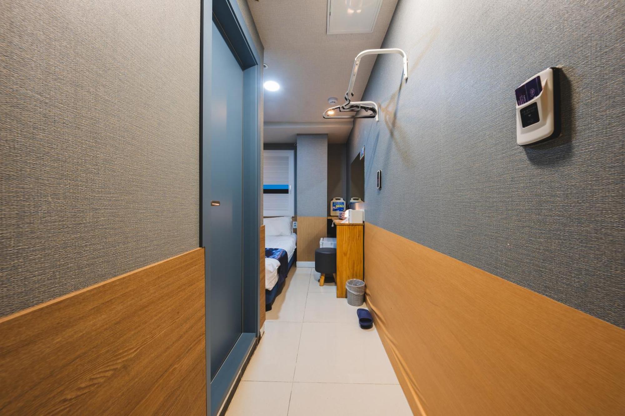 Myeongdong New Hostel *