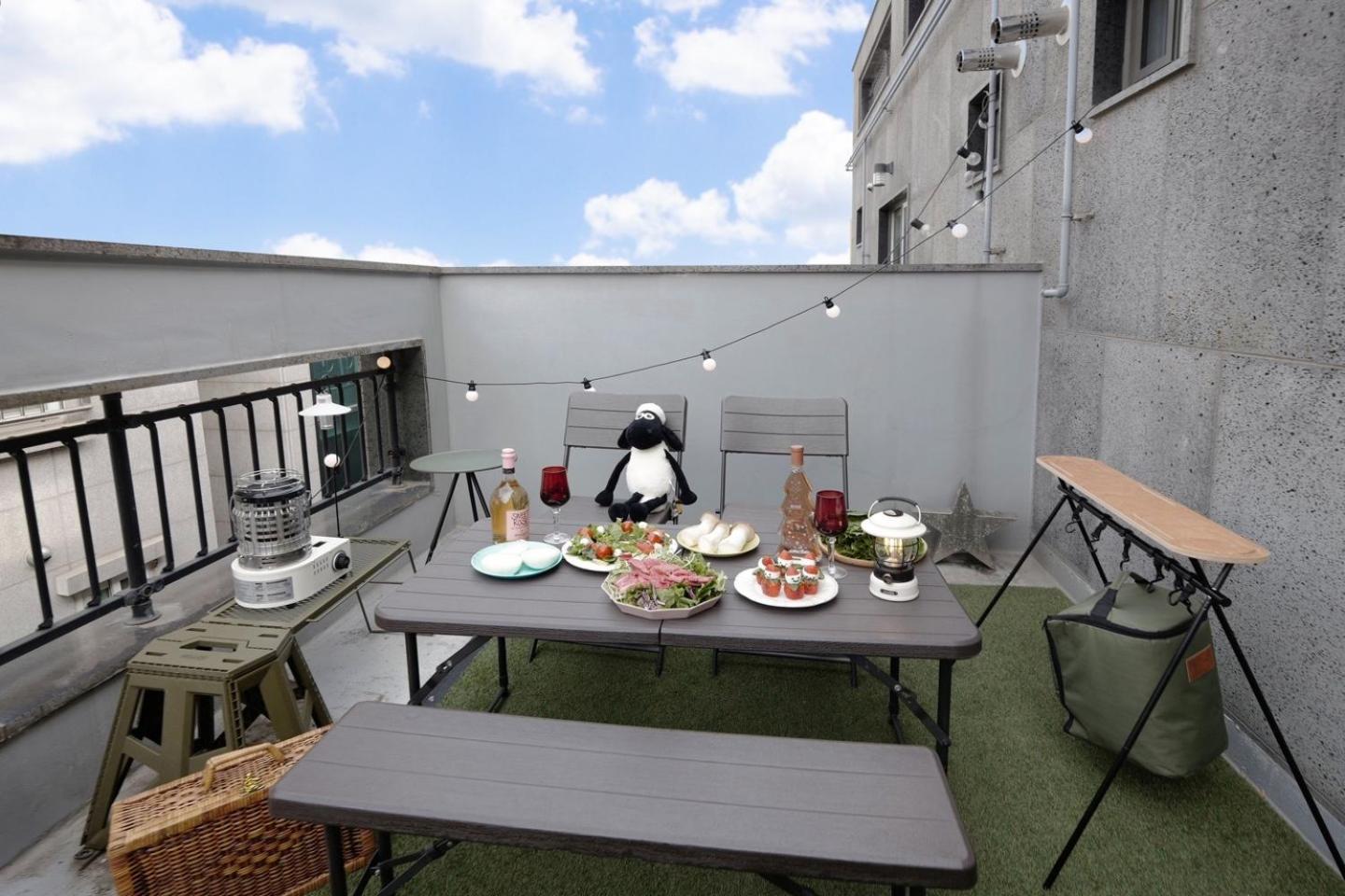 H House Yeonnam Apartment Seoul