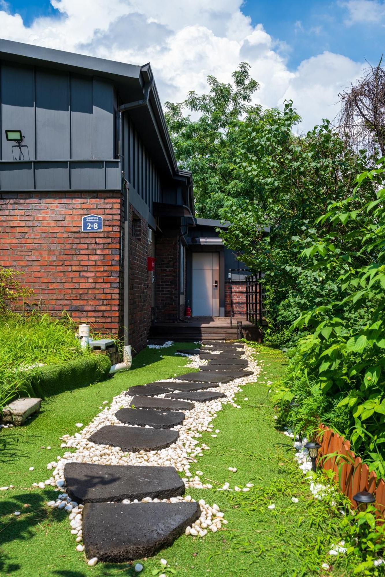 Sing Green_seoul Painting Poetry And Songs Holiday home