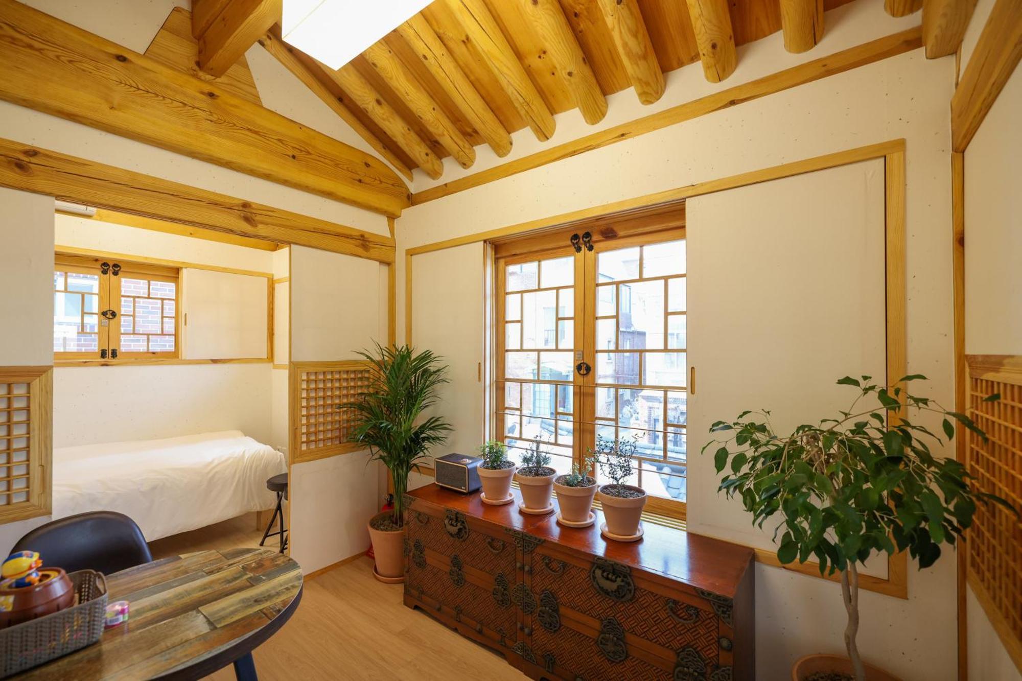 Hanok Mikyeong * Seoul