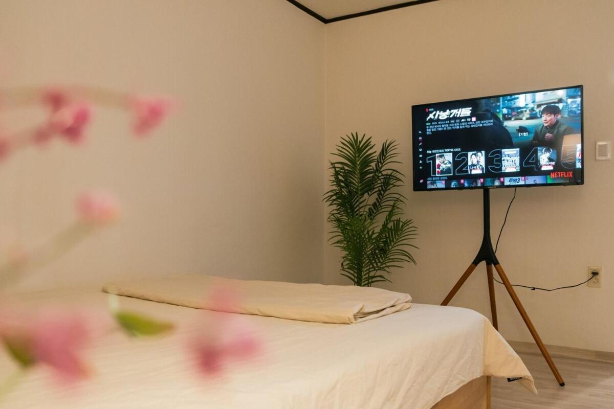 Sojin's Wood&green House Apartment