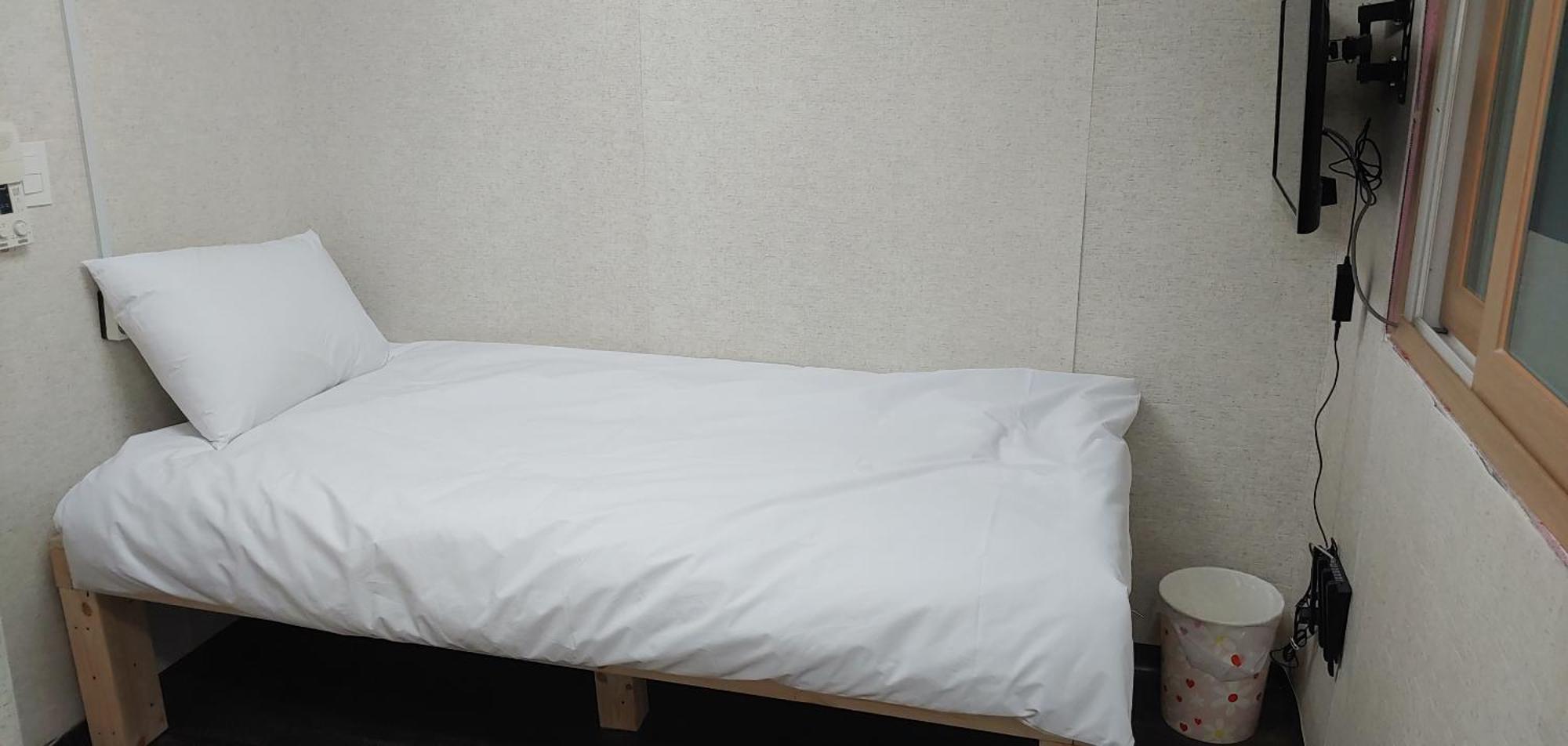 Stayin Myeongdong - Foreigners Only Guest house