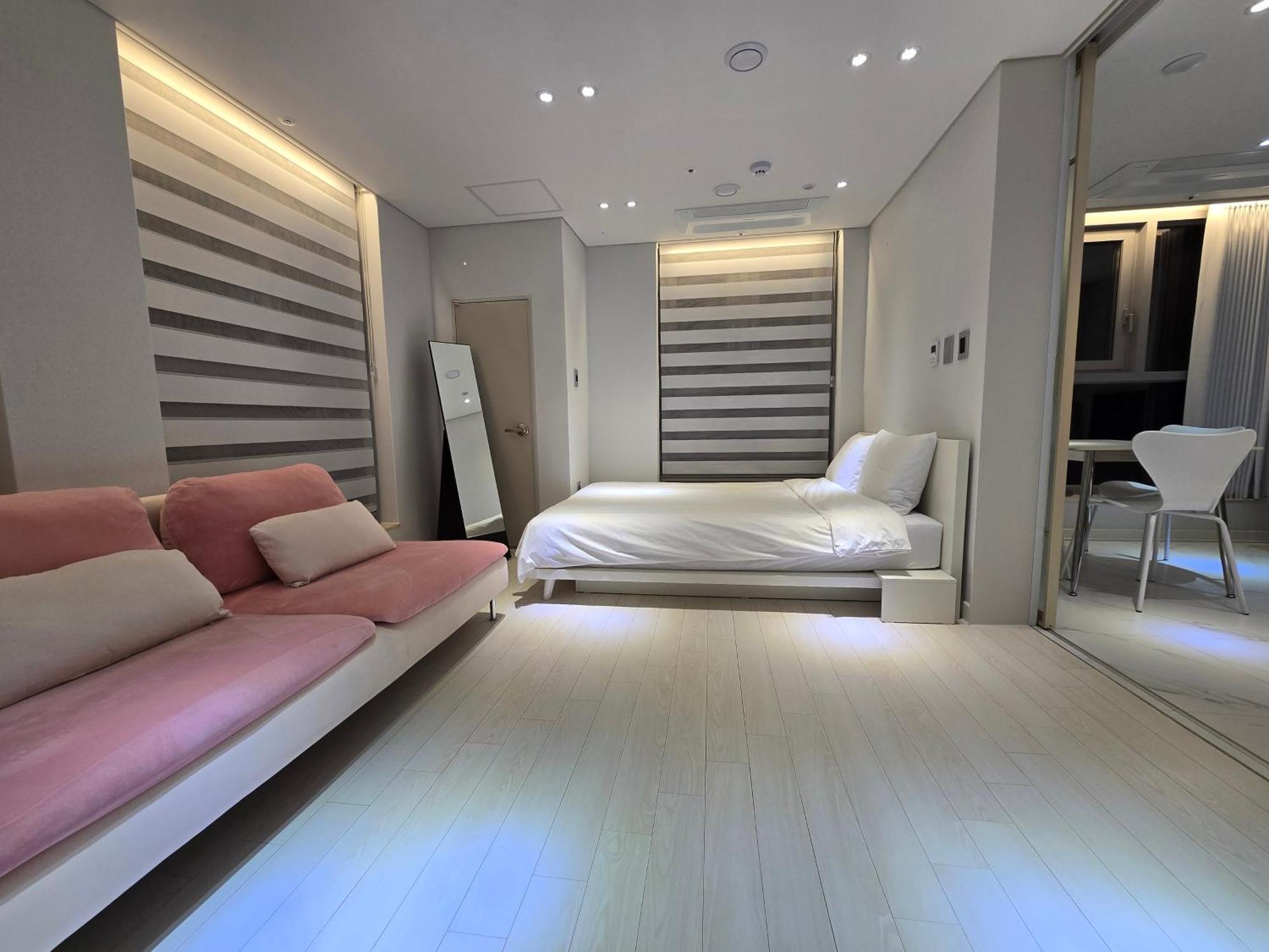 Apartment 2023 New Build, Super Neat Full Option *