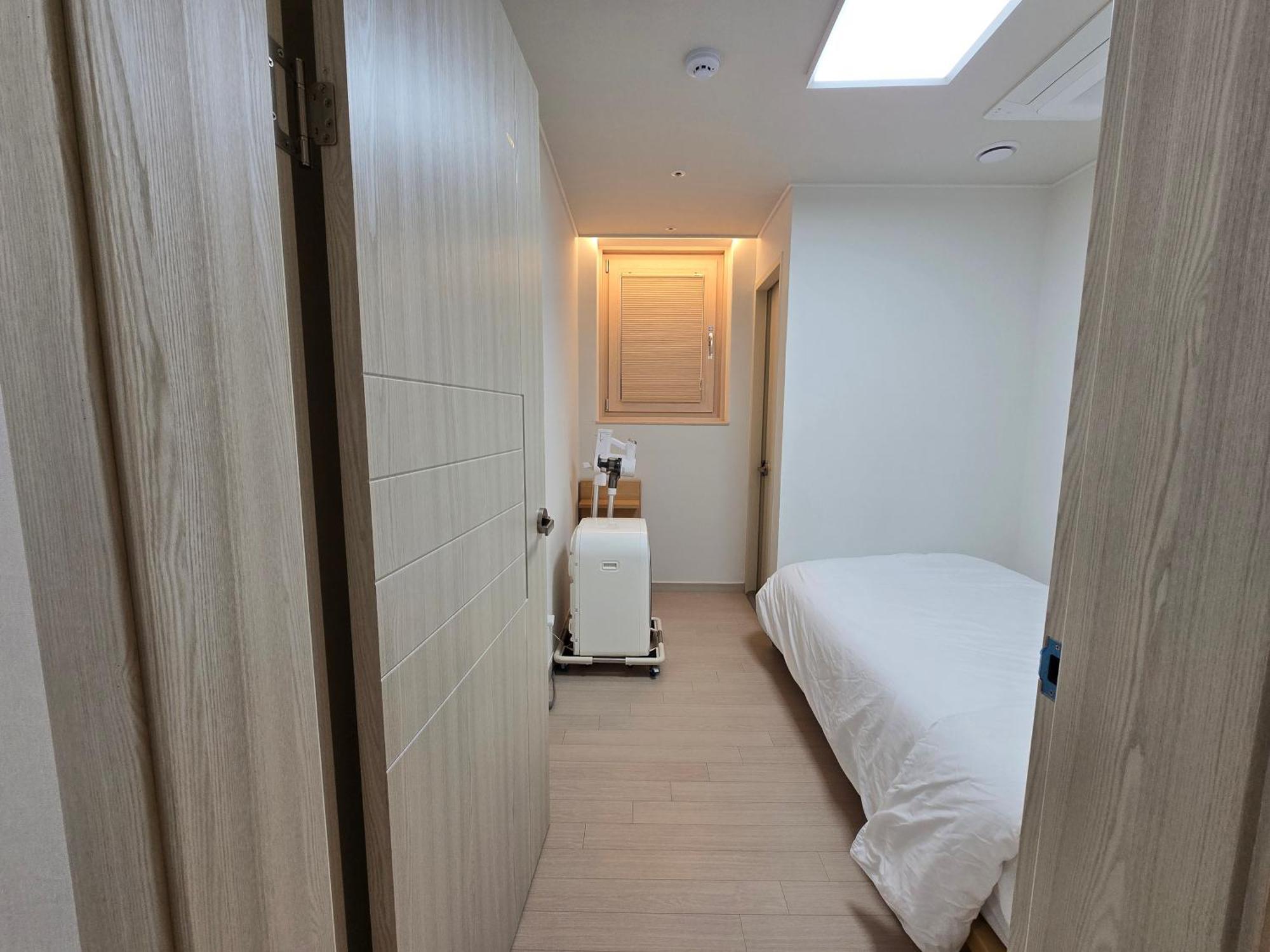 Seonneung Station Beautiful 2room