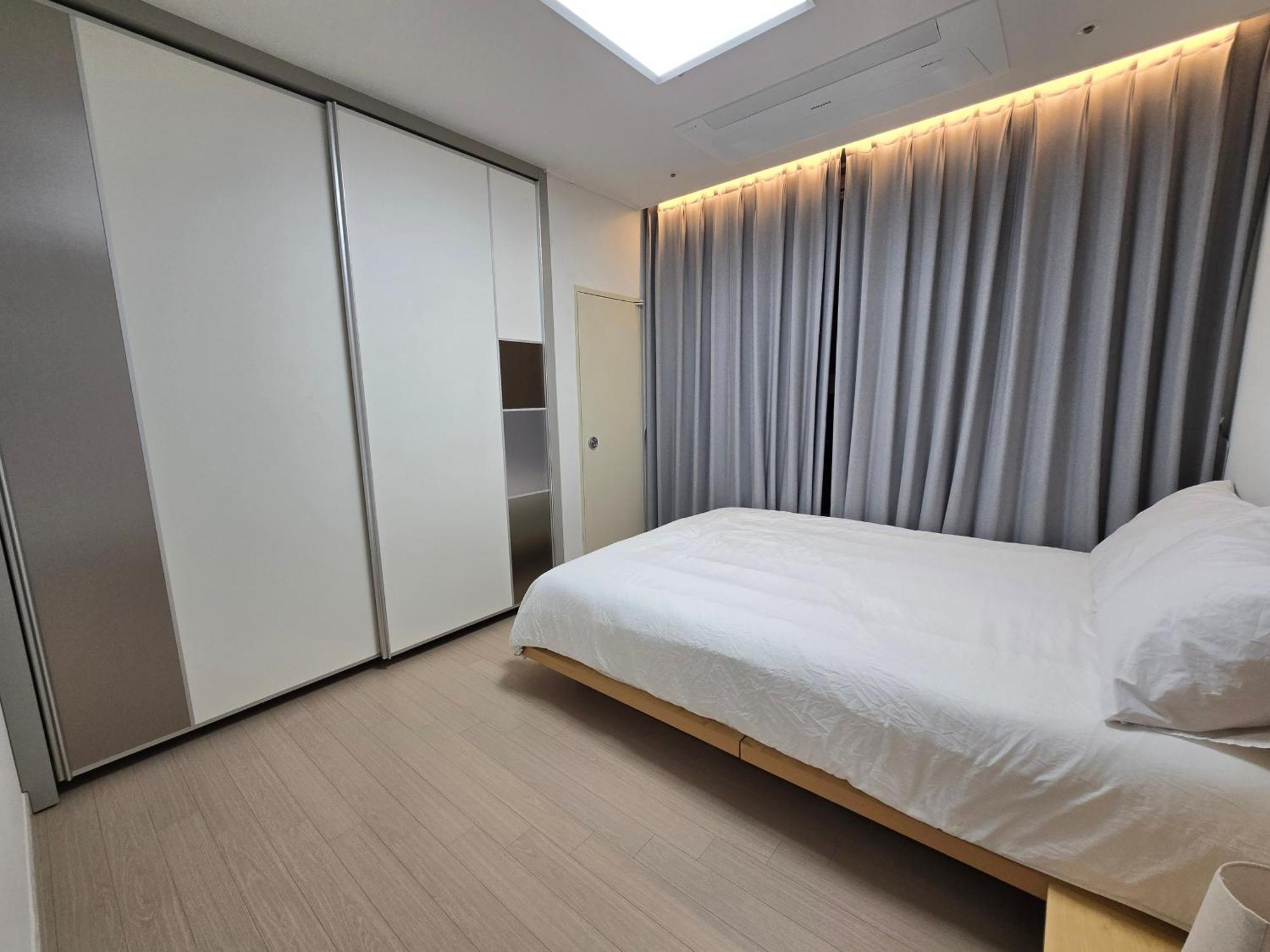 Seonneung Station Beautiful 2room *