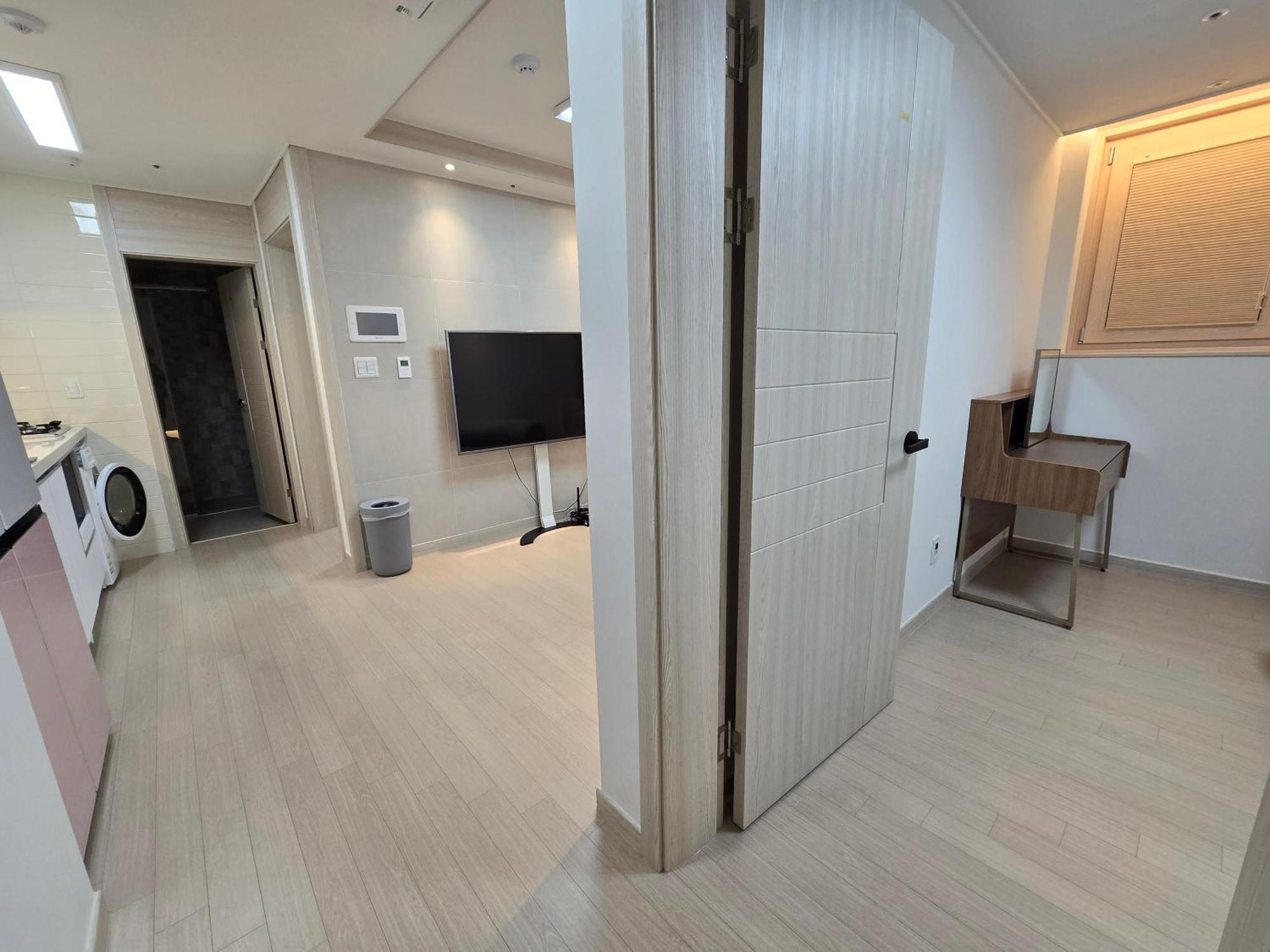 Seonneung Station Beautiful 2room
