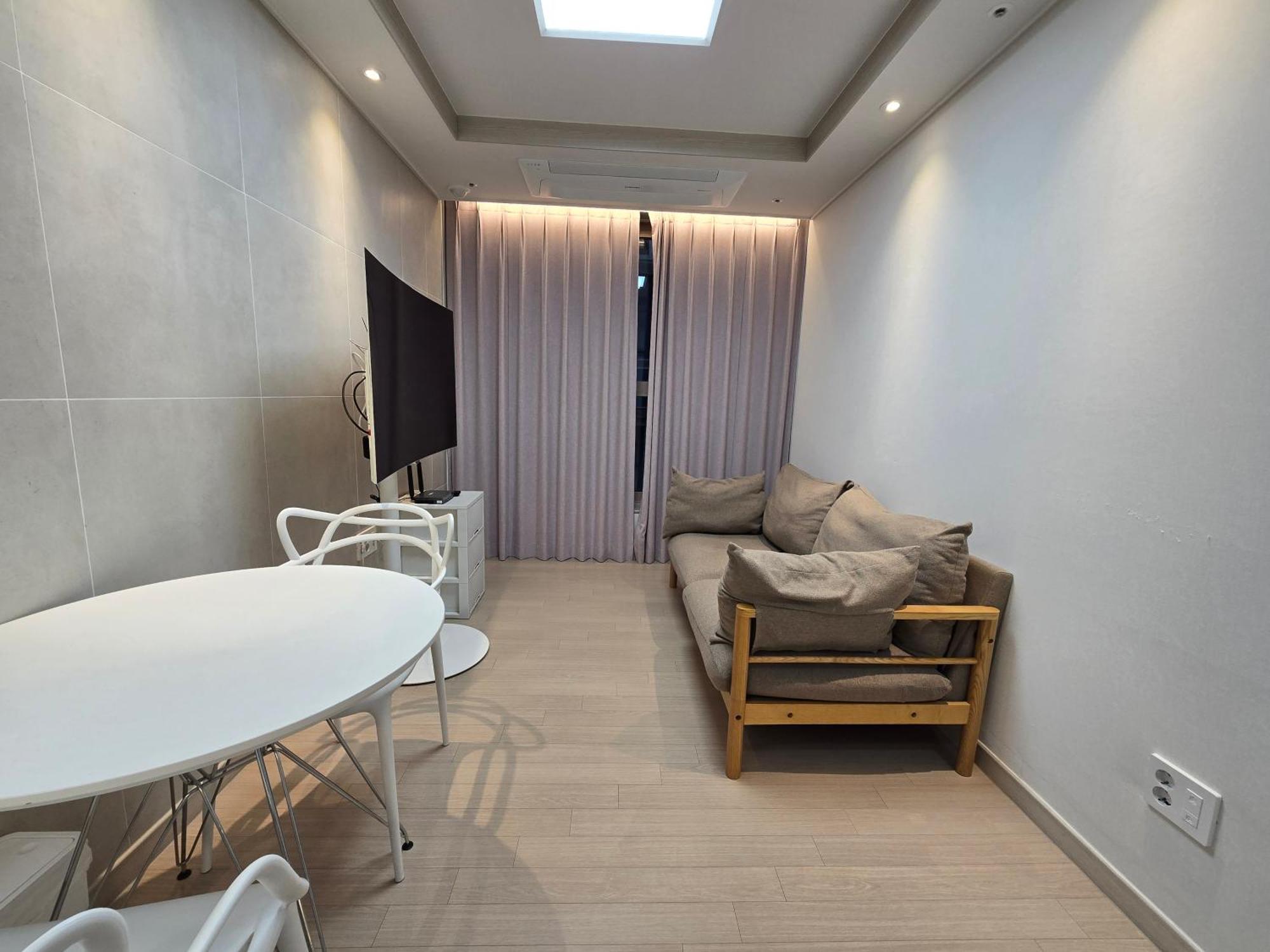 Apartment Seonneung Station Beautiful 2room *