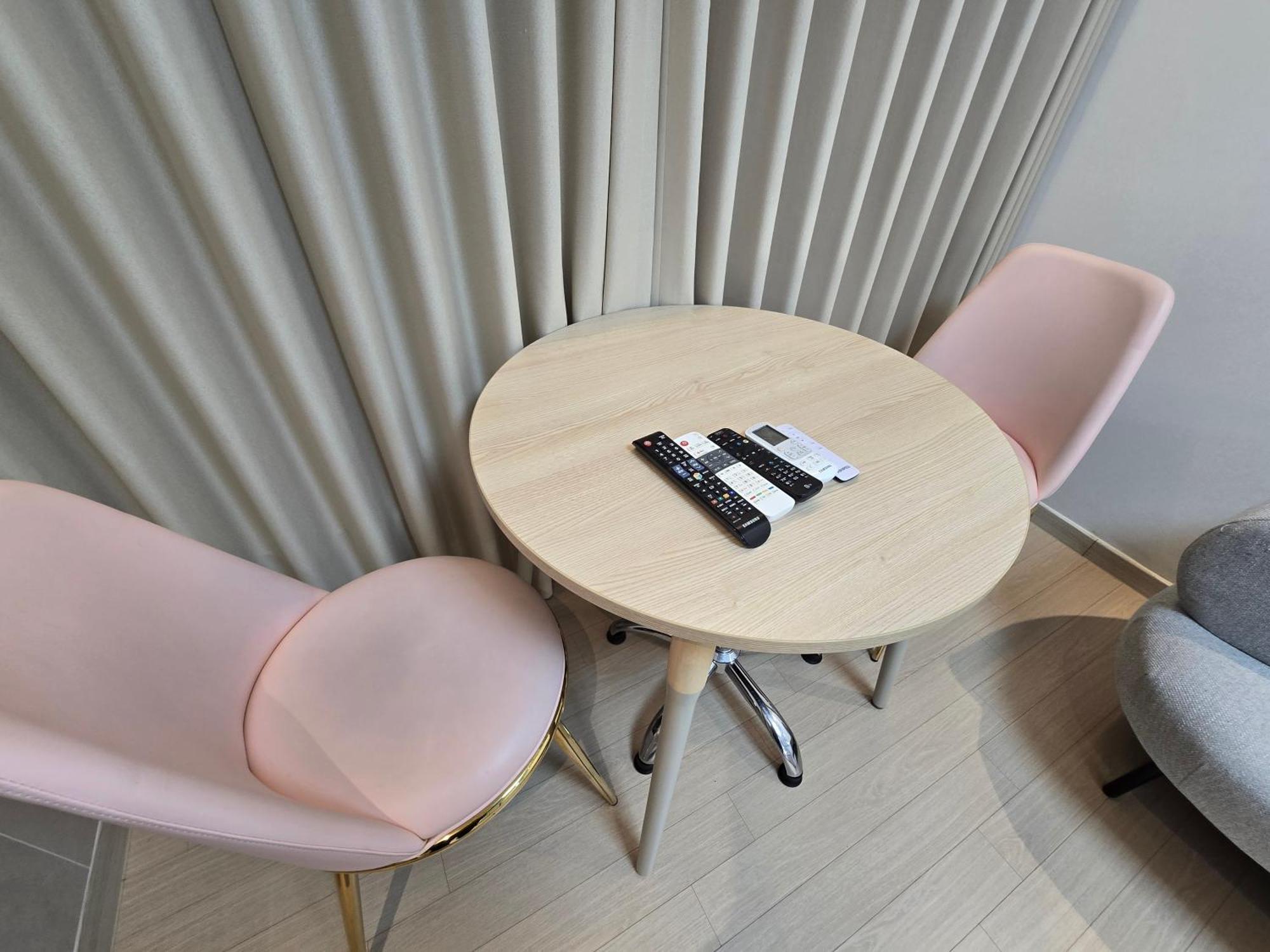 Seonneung Station Beautiful 2room Apartment Seoul
