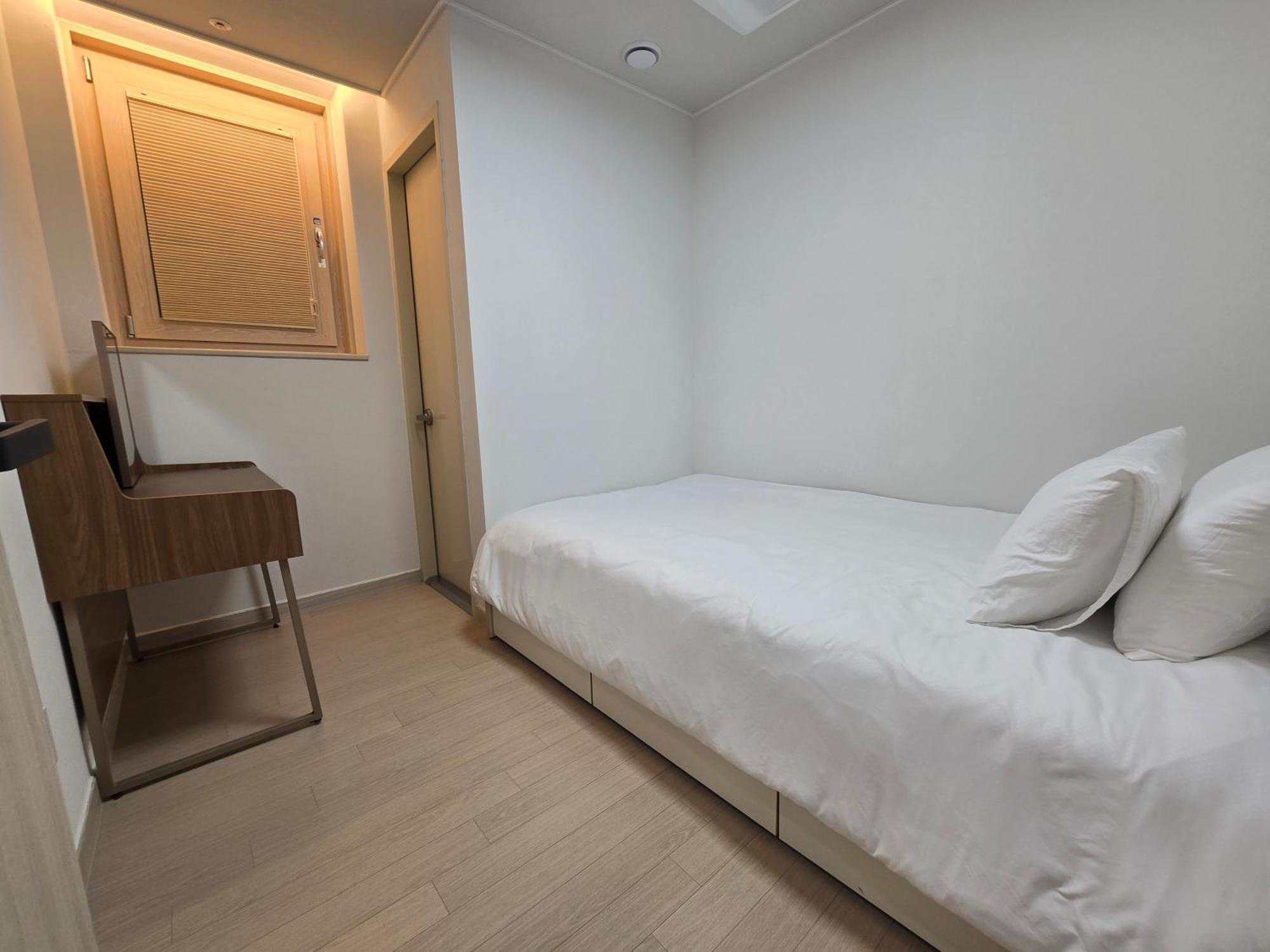 Seonneung Station Beautiful 2room Seoul
