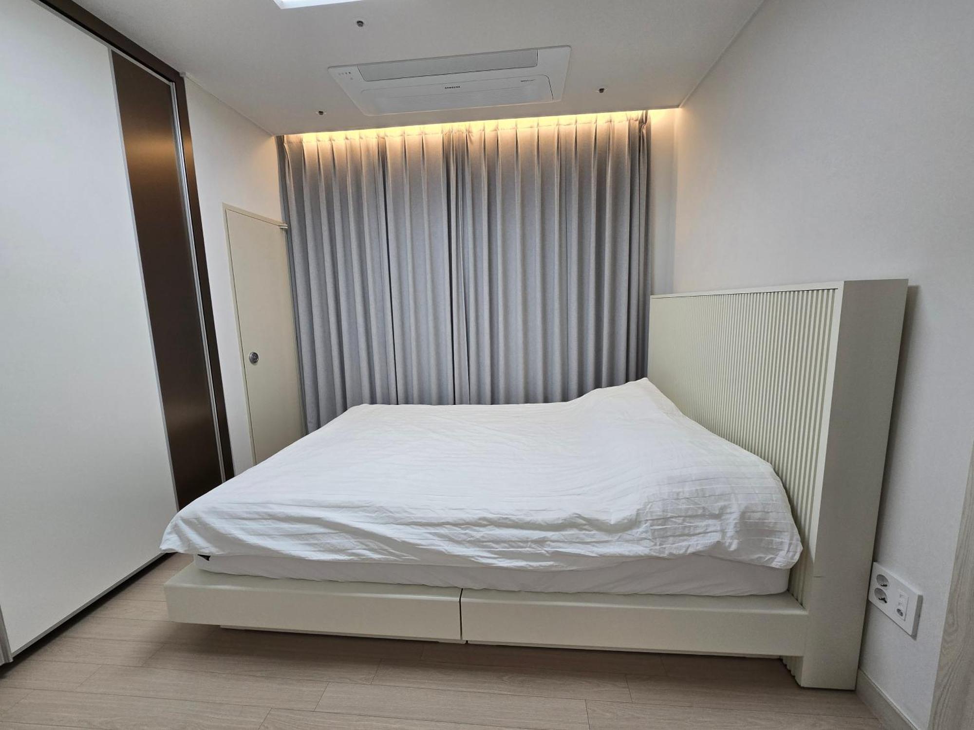 Seonneung Station Beautiful 2room * Seoul