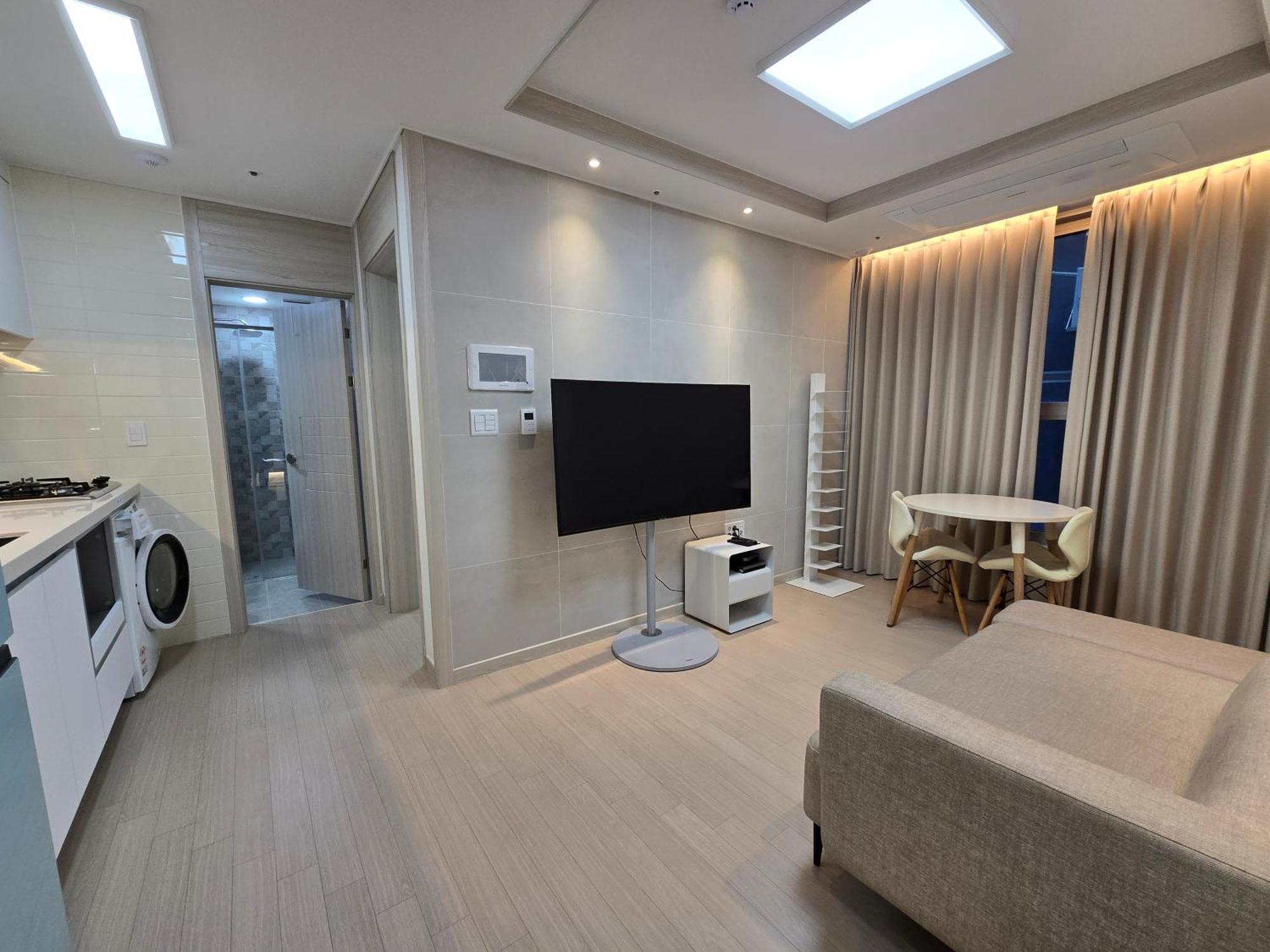 Seonneung Station Beautiful 2room *