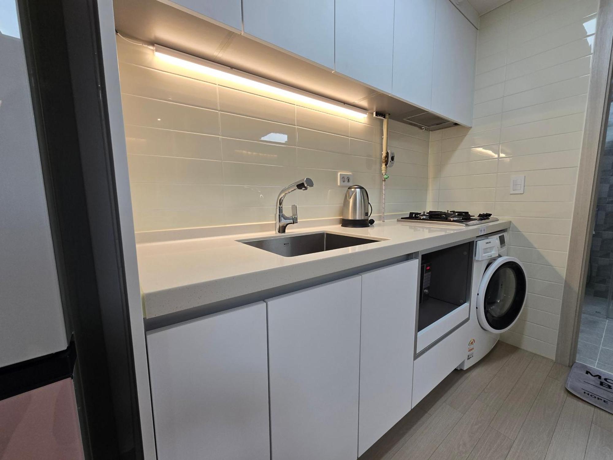 Seonneung Station Beautiful 2room Apartment Seoul