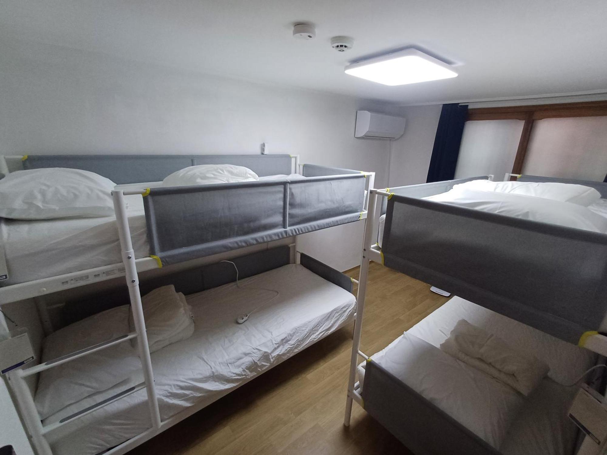 Hostel Ocean's - Foreigners Only *