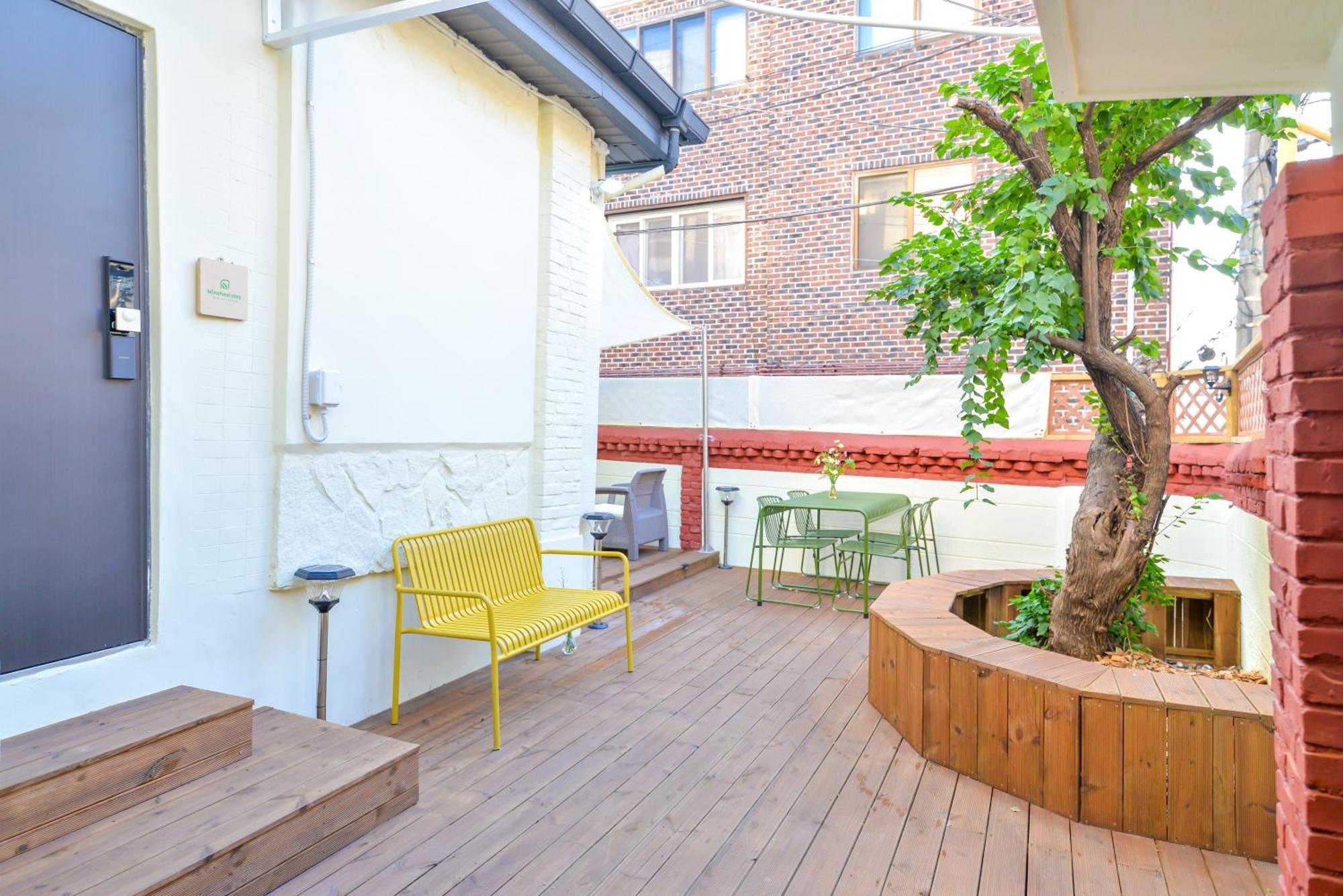 Villa Mineheal Stay- Private Entire House In - Near Ehwa, Sinchon, Hongdae Station With Pick Up Service *