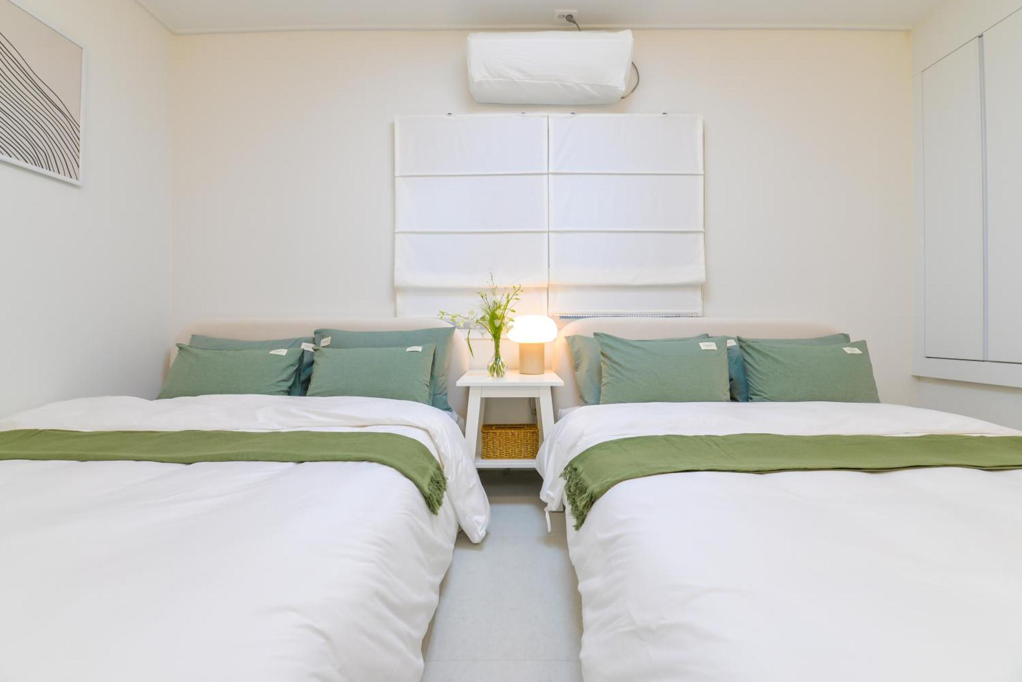 Villa Mineheal Stay- Private Entire House In - Near Ehwa, Sinchon, Hongdae Station With Pick Up Service *