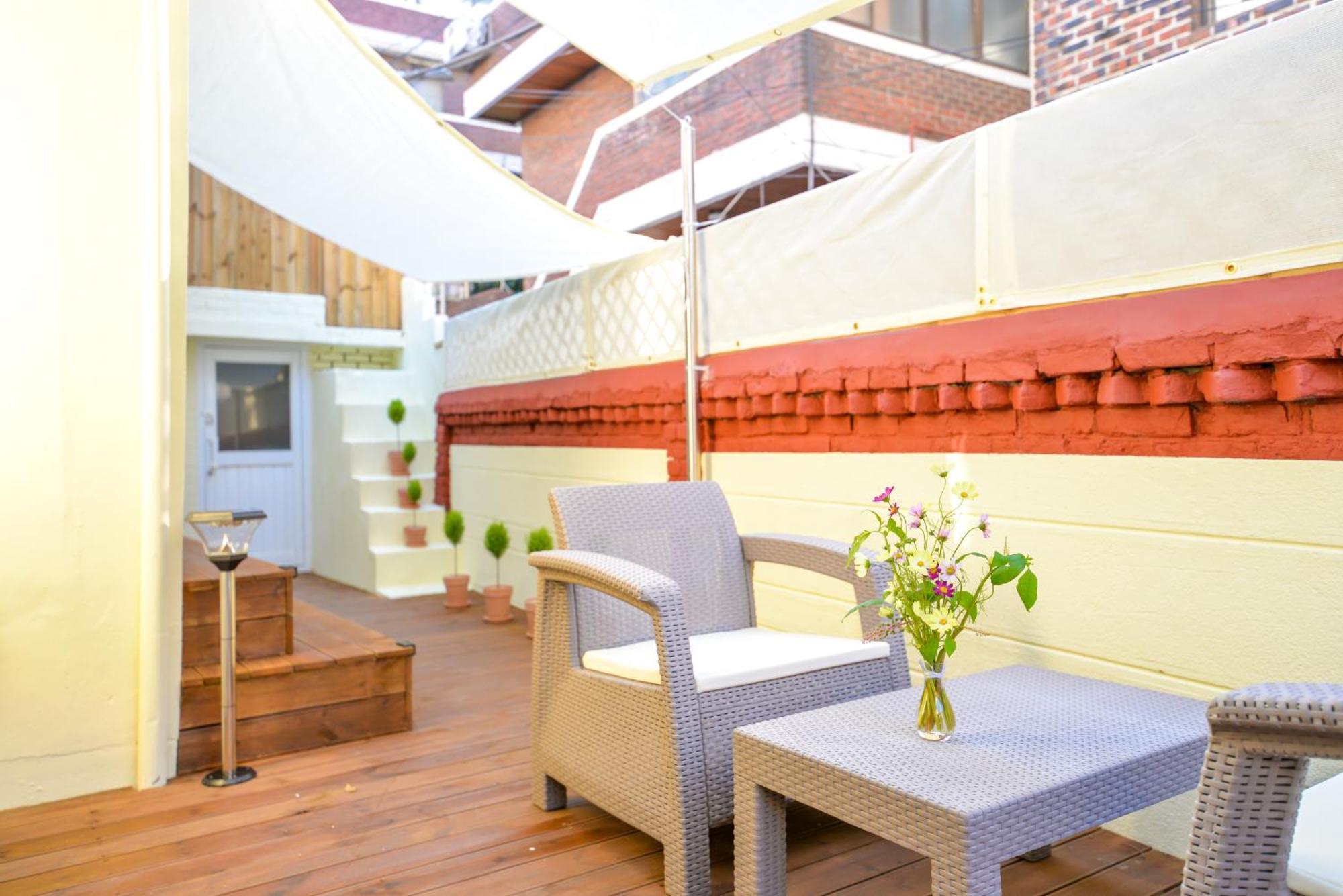 Villa Mineheal Stay- Private Entire House In - Near Ehwa, Sinchon, Hongdae Station With Pick Up Service *