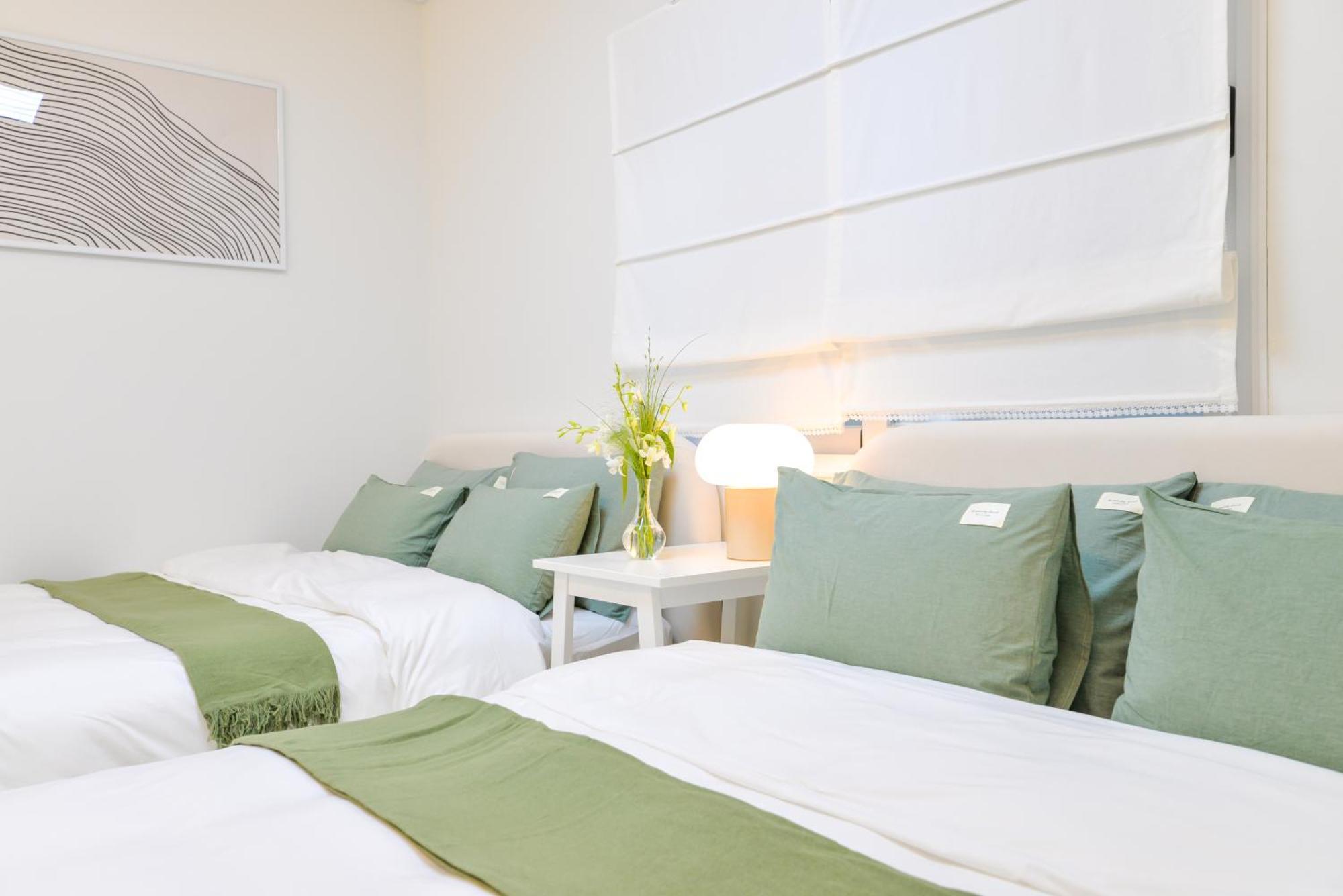 Mineheal Stay- Private Entire House In - Near Ehwa, Sinchon, Hongdae Station With Pick Up Service *