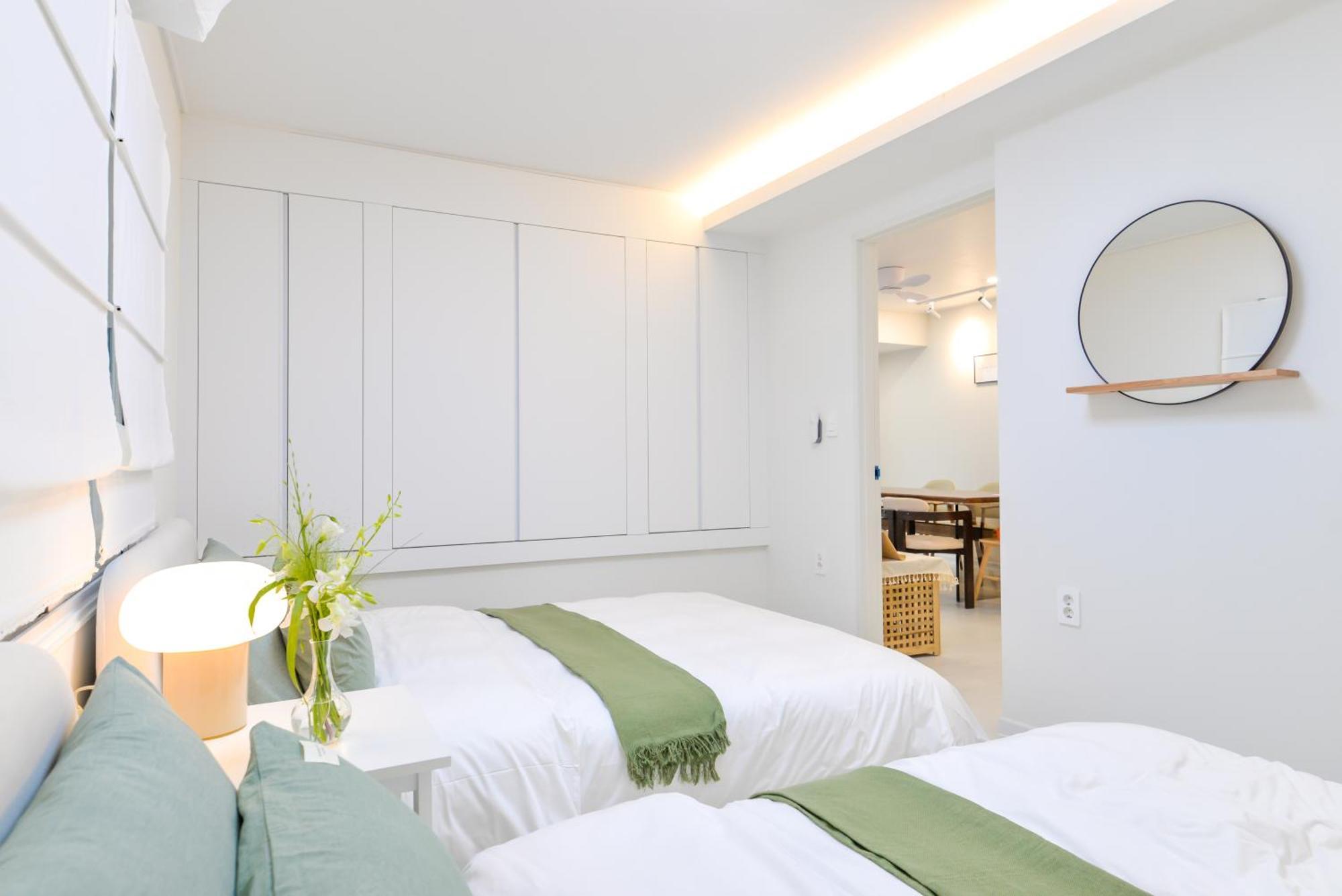 Mineheal Stay- Private Entire House In - Near Ehwa, Sinchon, Hongdae Station With Pick Up Service * Seoul