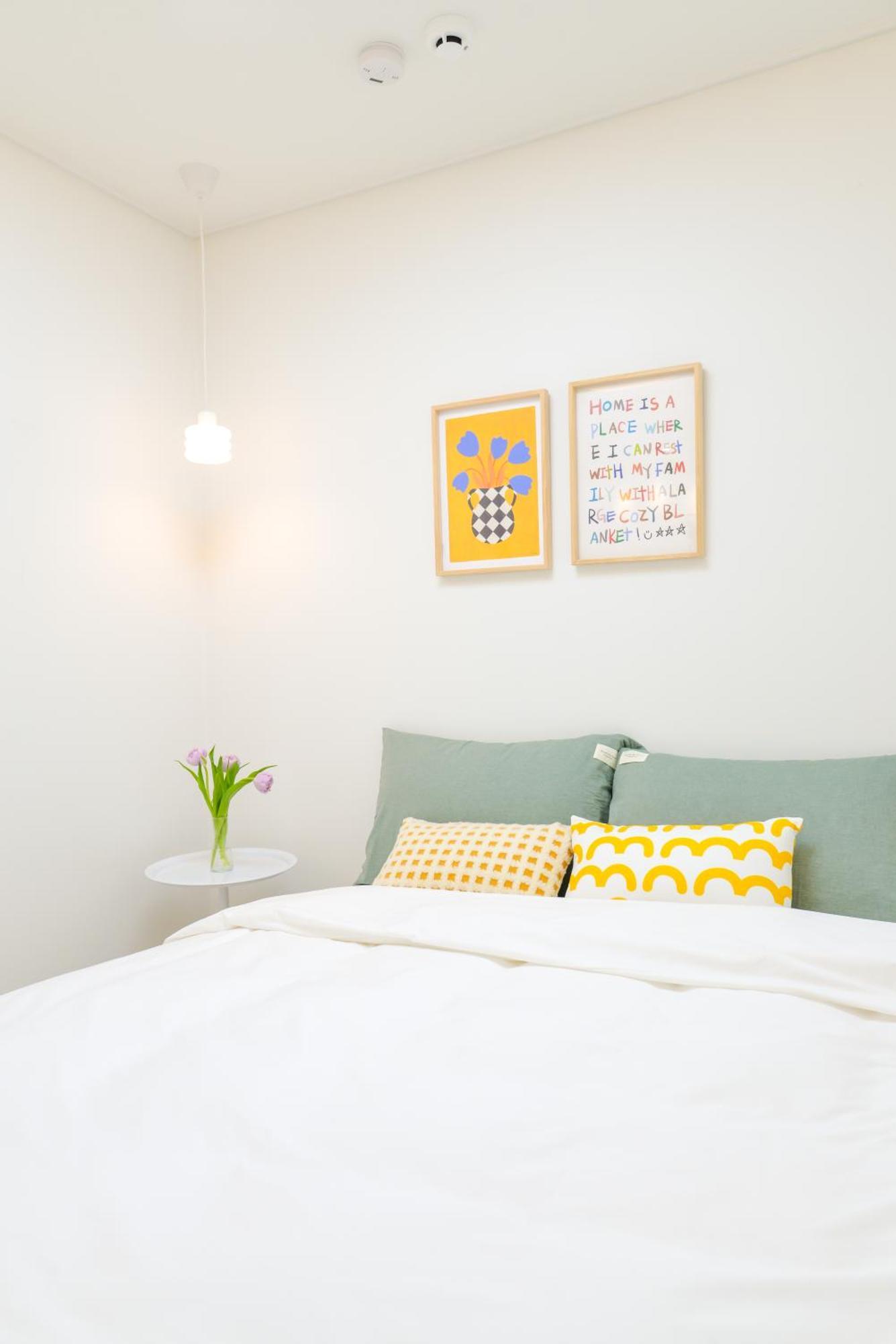 Mineheal Stay- Private Entire House In - Near Ehwa, Sinchon, Hongdae Station With Pick Up Service *